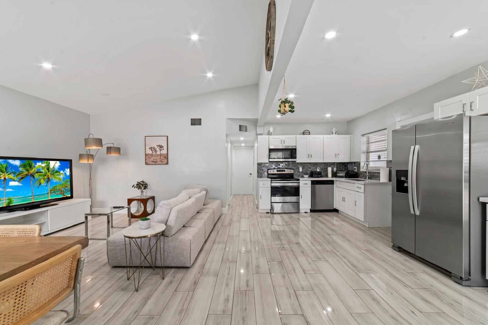 Vendido 371 Kentucky Avenue, Fort Lauderdale, FL 33312, Fort Lauderdale, FL 33312