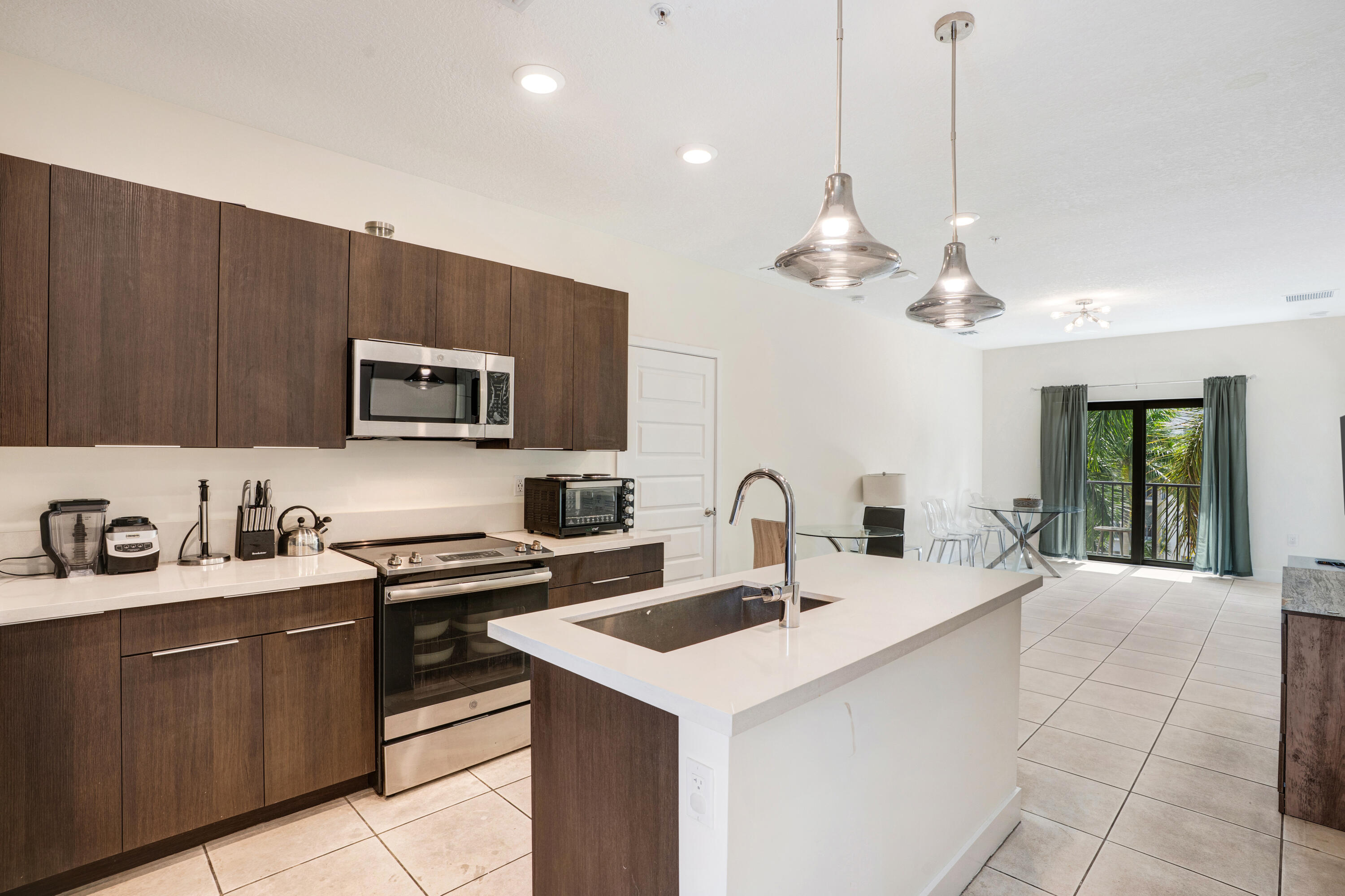 Foto de propiedad en 4725 NW 85th Avenue 43, Doral, FL 33166 Doral con MLS# 