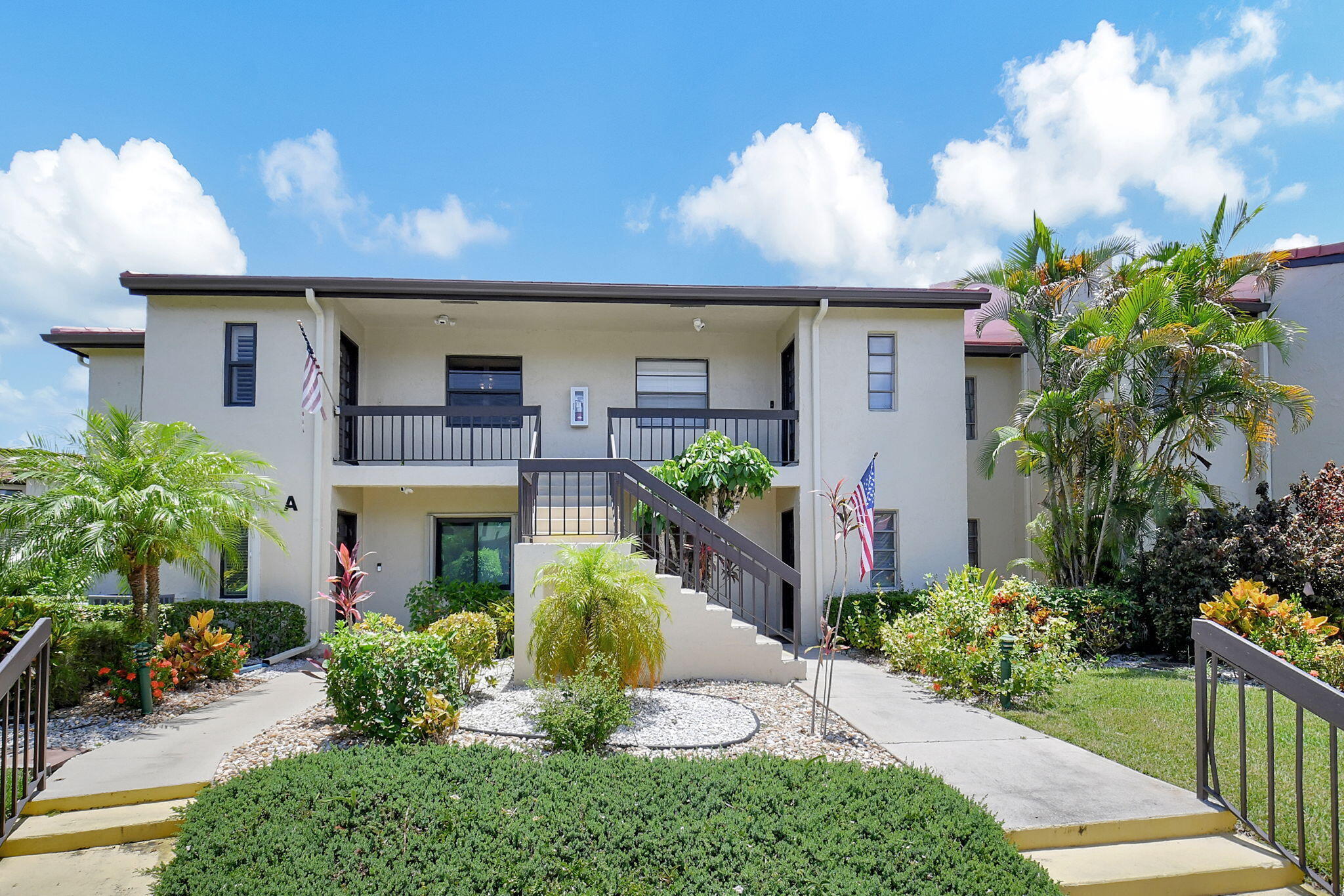 Foto de propiedad en 21214 Lago Circle 8b, Boca Raton, FL 33433 Boca Raton con MLS# 