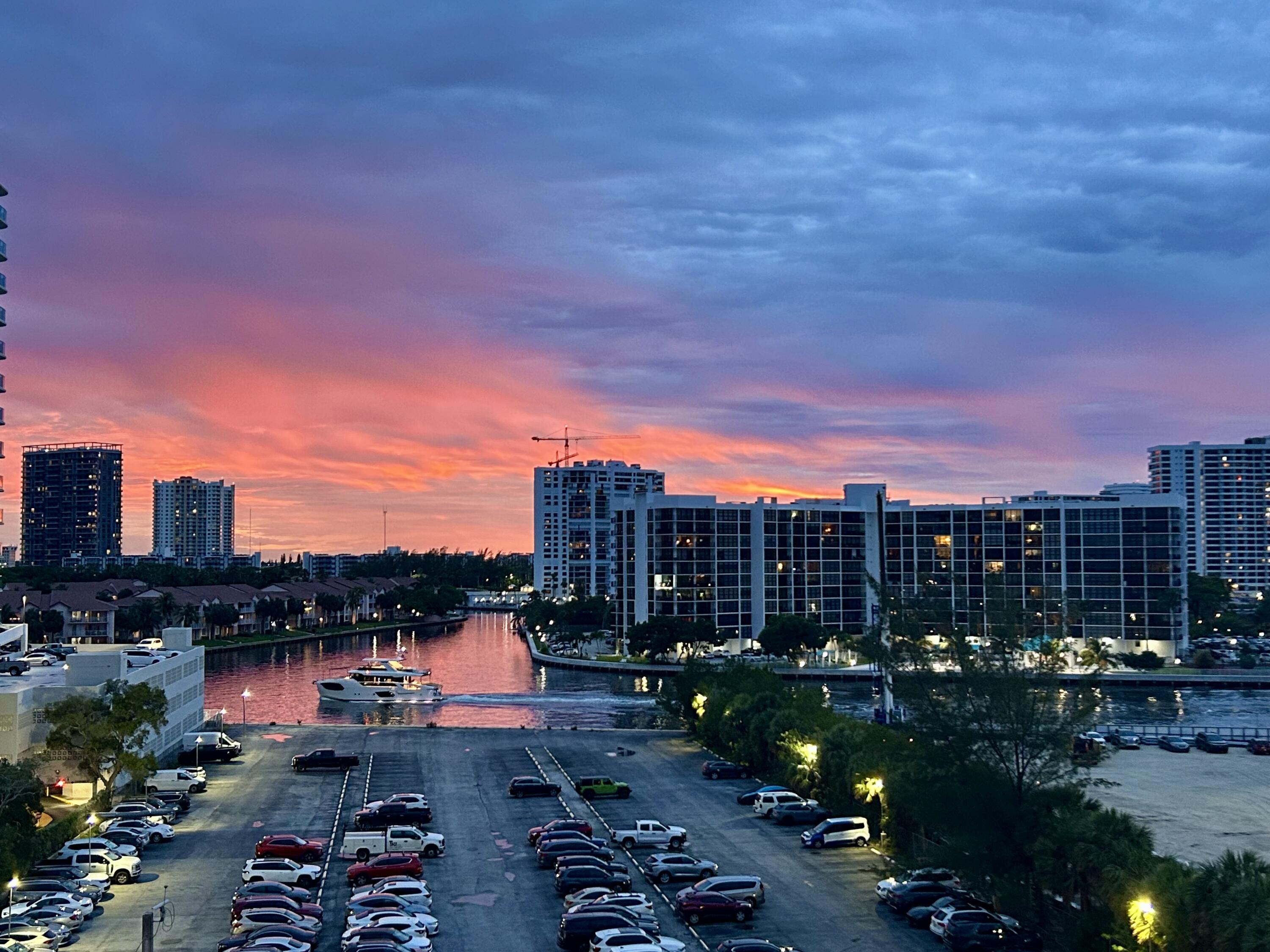 Foto de propiedad en 3725 S Ocean Drive 727, Hollywood, FL 33019 Hollywood con MLS# 