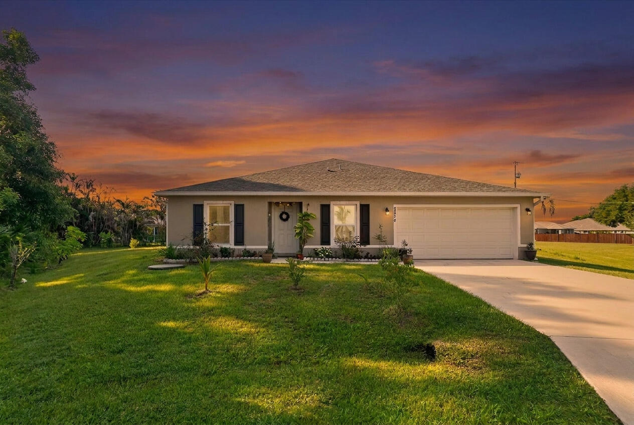 Foto de propiedad en 2274 SE POWELL Court, Port St. Lucie, FL 34952 Port St. Lucie con MLS# 