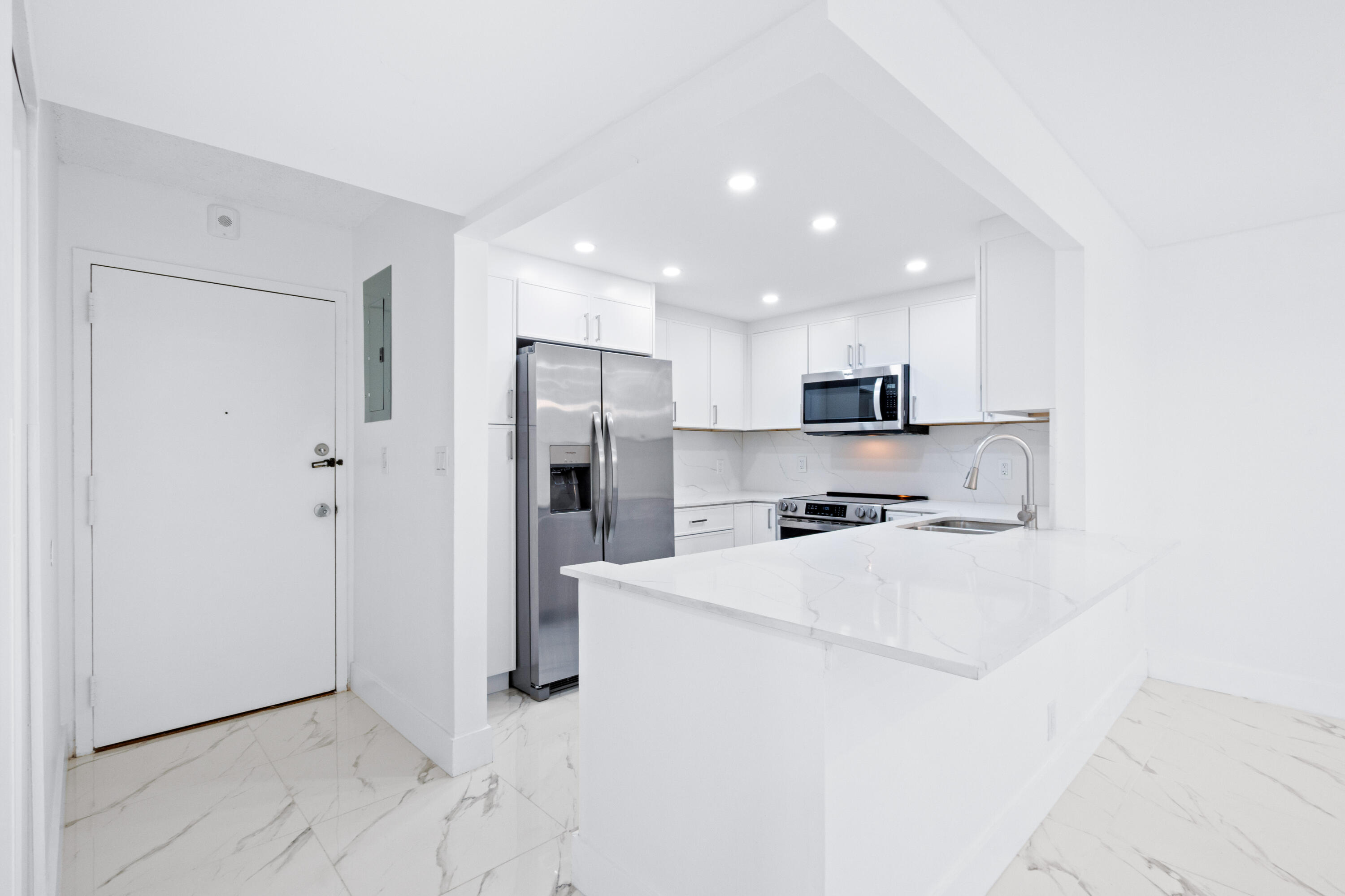 Foto de propiedad en 501 E DANIA BEACH Boulevard 5-3F, Dania Beach, FL 33004 Dania Beach con MLS# 