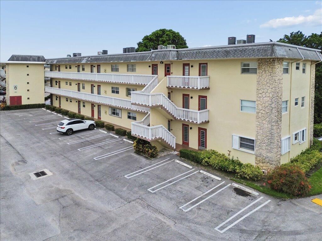 En Venta 4321 NW 16TH Street C202, Lauderhill, FL 33313, Lauderhill, FL 33313
