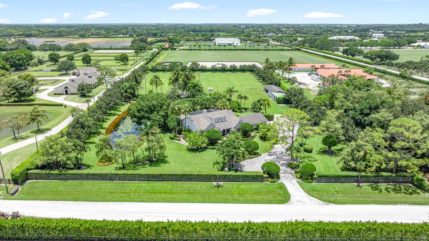 Foto de propiedad en 4595 125TH Avenue S, Wellington, FL 33449 Wellington con MLS# 