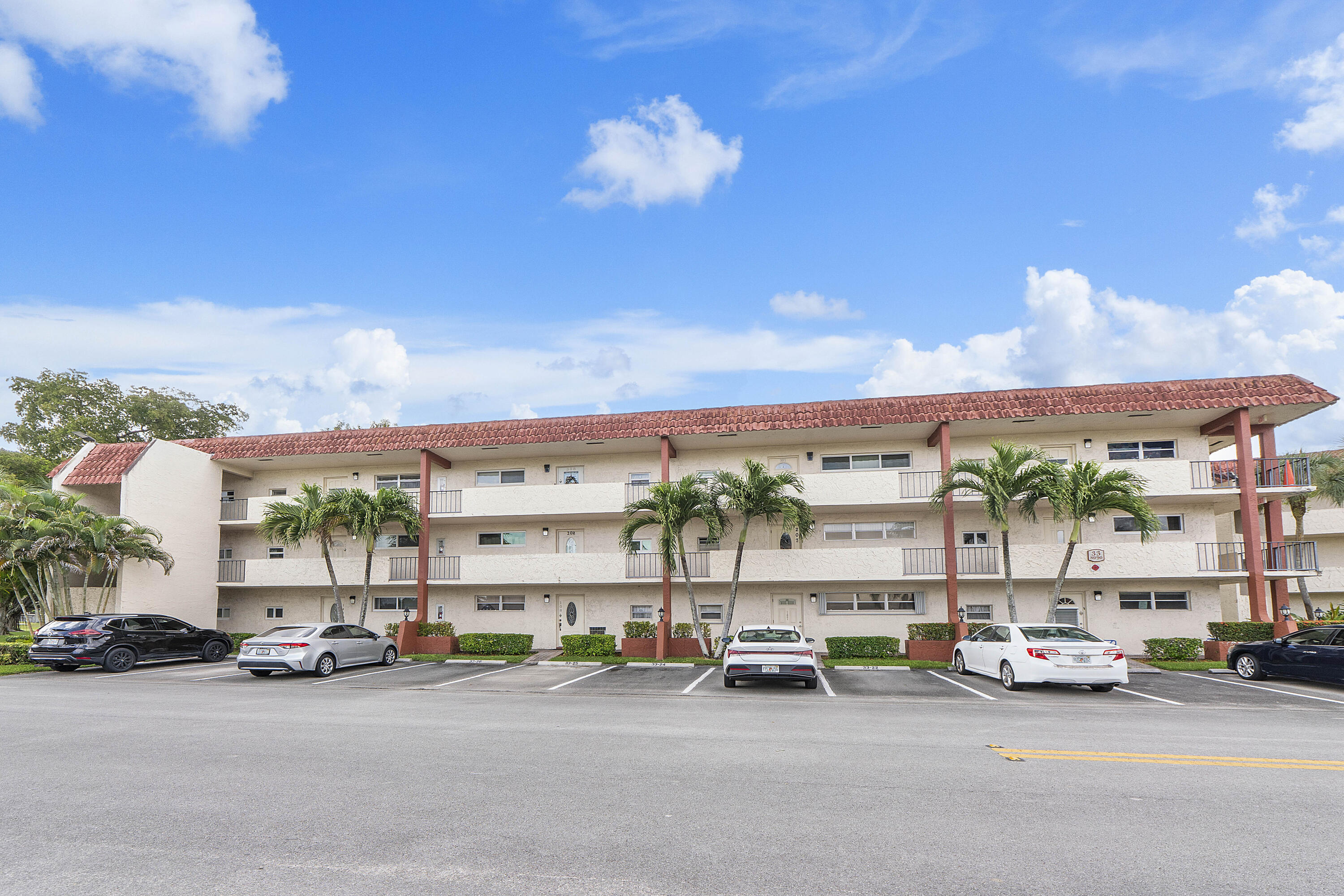 Foto de propiedad en 8990 S Hollybrook Boulevard 209, Pembroke Pines, FL 33025 Pembroke Pines con MLS# 
