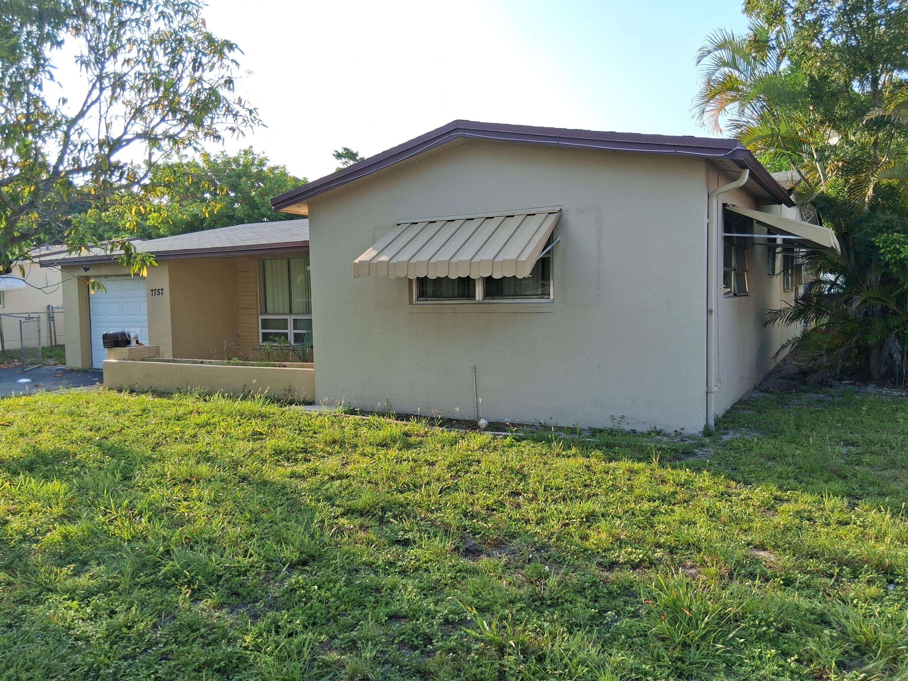 Foto de propiedad en 7757 SE EMBASSY Boulevard, Miramar, FL 33023 Miramar con MLS# 
