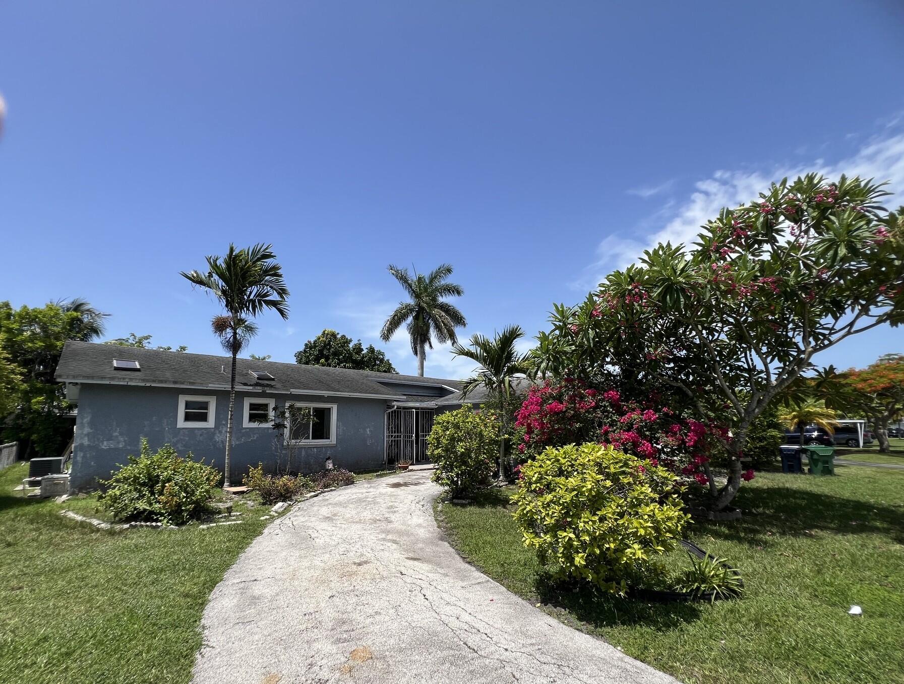 Vendido 10460 SW 165TH Street SW, Miami, FL 33157, Miami, FL 33157