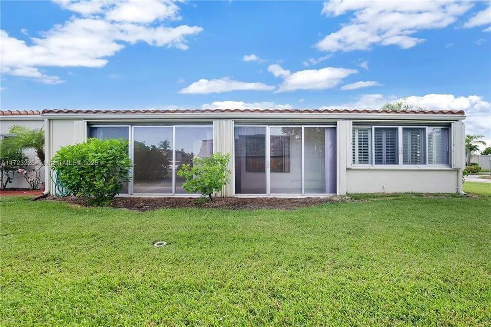 En Venta 2532 Boundbrook Drive S 104, Palm Springs, FL 33406, Palm Springs, FL 33406