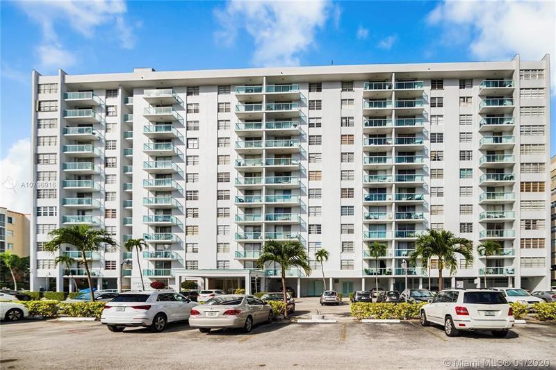 Foto de propiedad en 2841 NE 163RD Street 1111, North Miami Beach, FL 33160 North Miami Beach con MLS# 