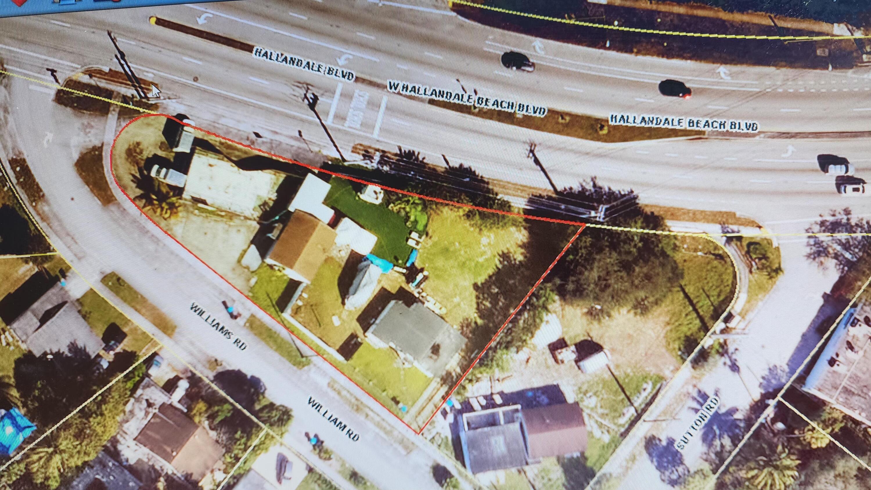 Foto de propiedad en 41 WILLIAMS Road, West Park, FL 33023 West Park con MLS# 