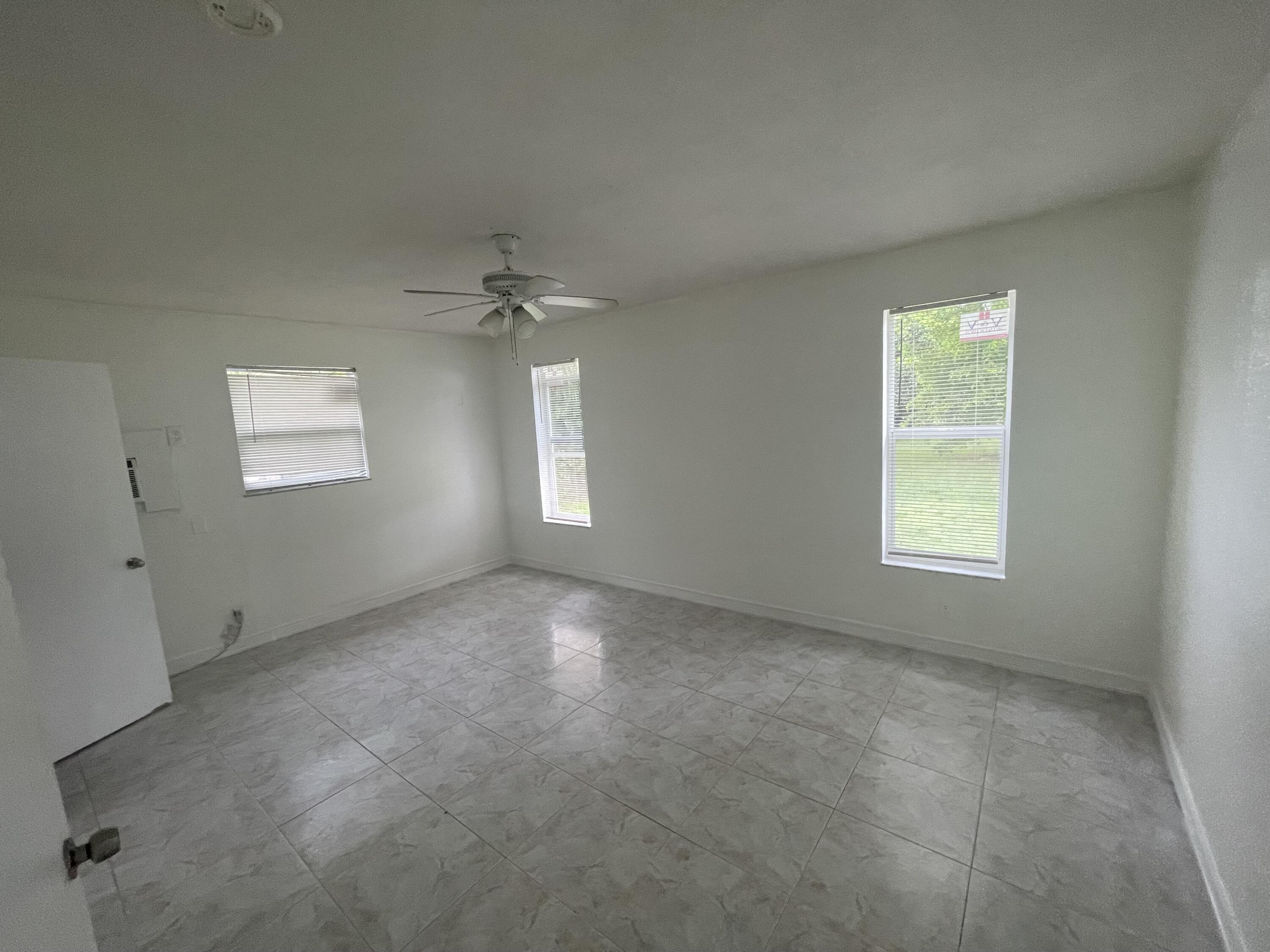 Foto de propiedad en 2819 POLK Street B, Hollywood, FL 33020 Hollywood con MLS# 