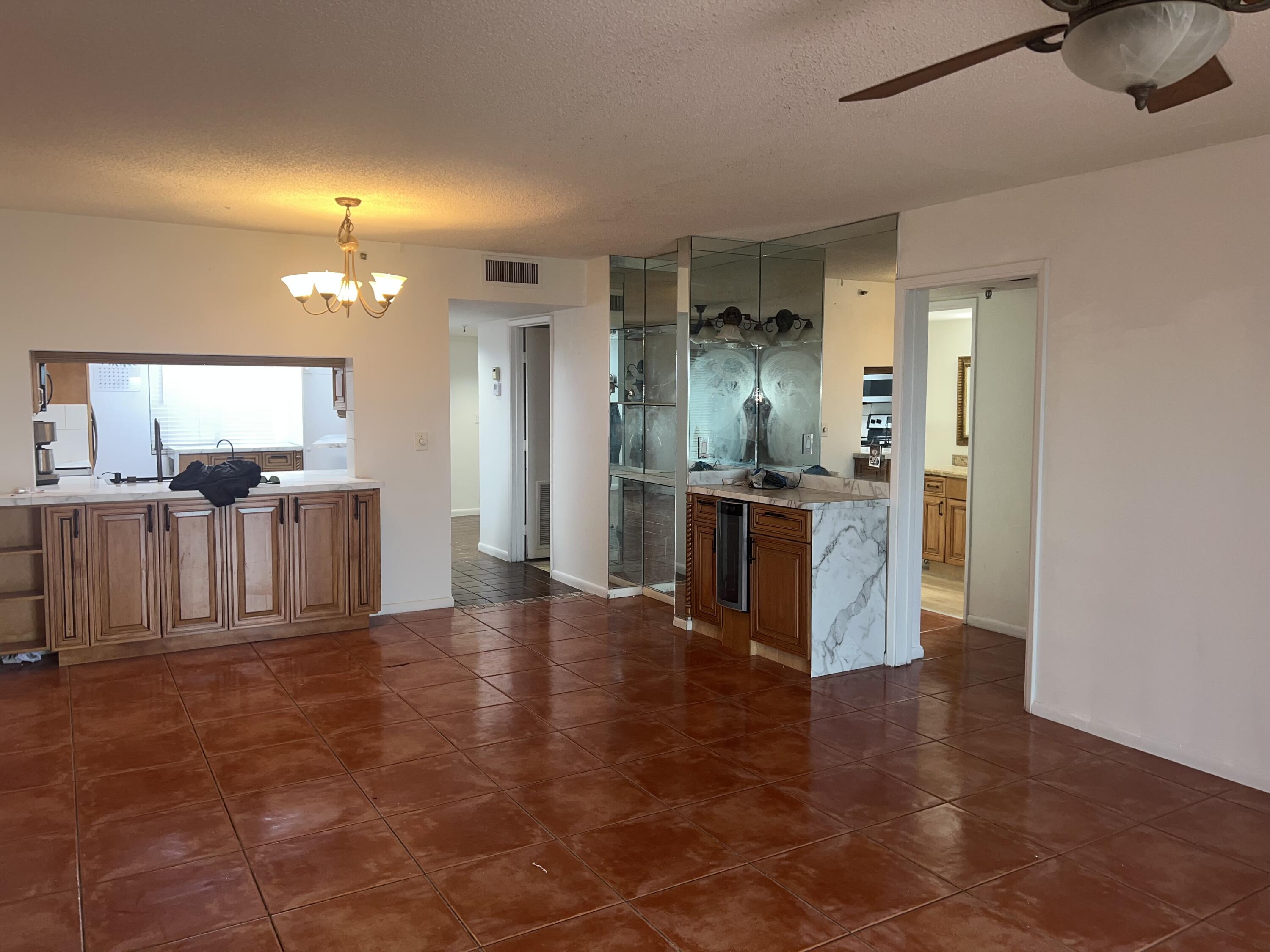 Foto de propiedad en 2202 S CYPRESS BEND Drive 801, Pompano Beach, FL 33069 Pompano Beach con MLS#