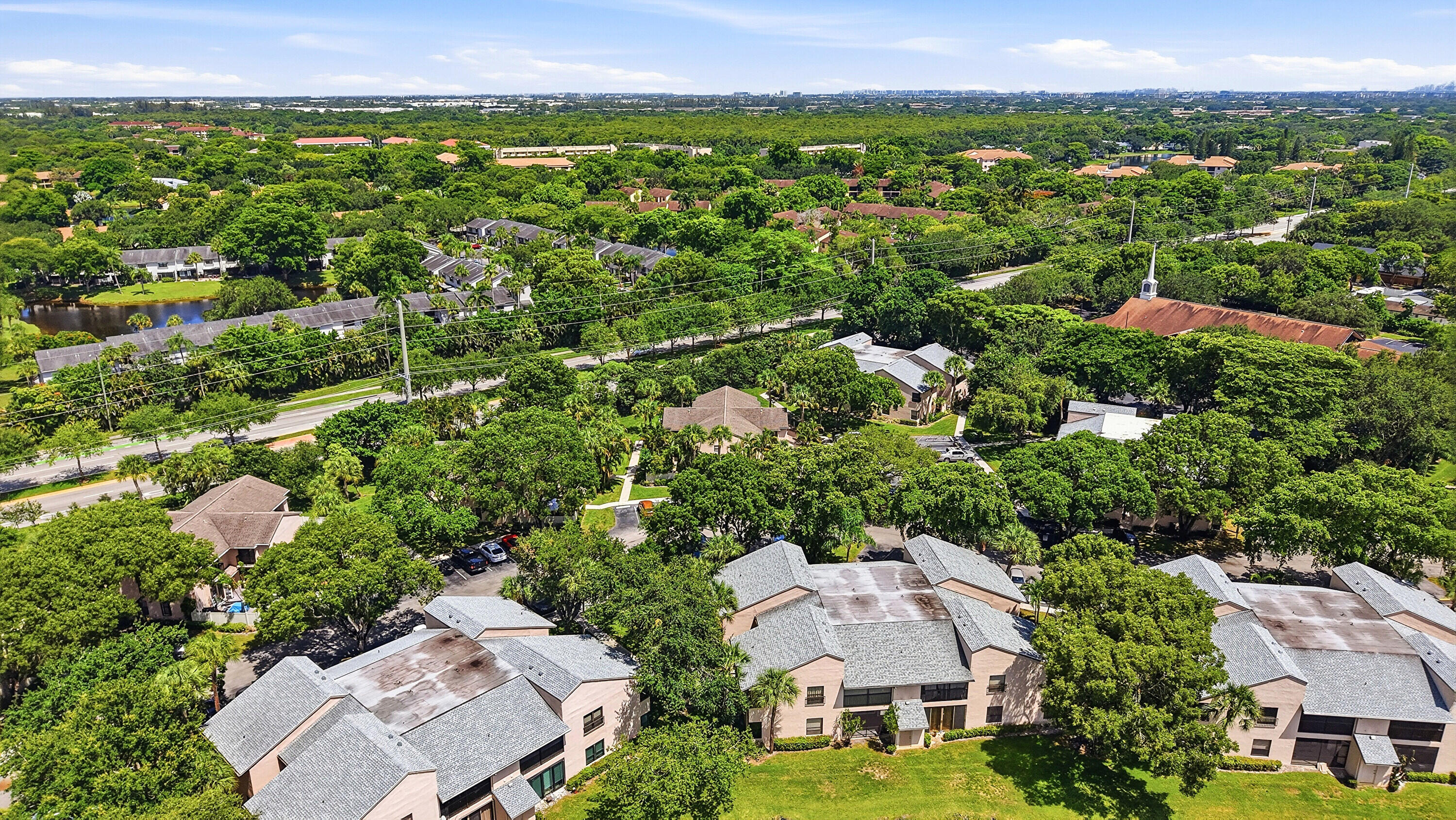 Foto de propiedad en 3439 NW 47TH Avenue 31100, Coconut Creek, FL 33063 Coconut Creek con MLS# 