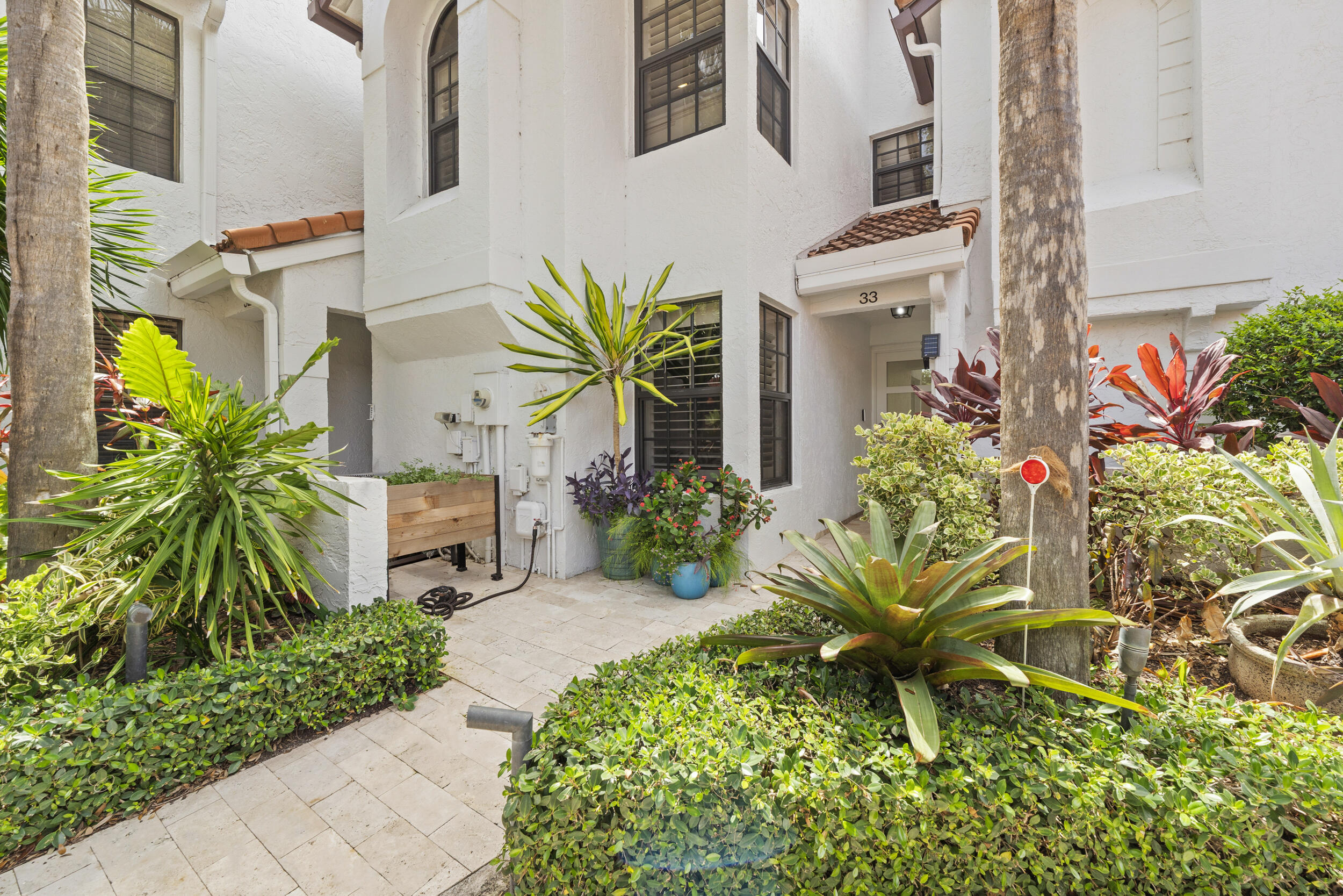 Foto de propiedad en 2359 Treasure Isle Drive 33, Palm Beach Gardens, FL 33410 Palm Beach Gardens con MLS# 