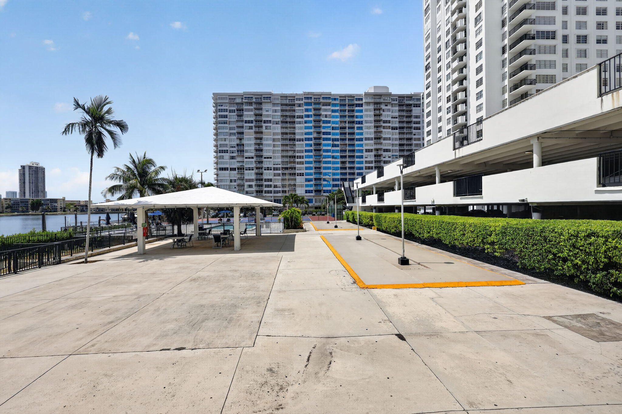 Foto de propiedad en 2780 NE 183RD Street 112, Aventura, FL 33160 Aventura con MLS# 