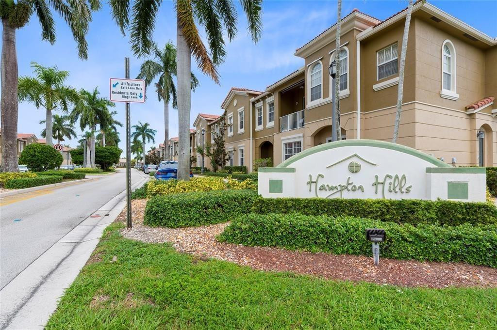 Foto de propiedad en 5754 HAMPTON HILLS Boulevard 5754, Tamarac, FL 33321 Tamarac con MLS# 