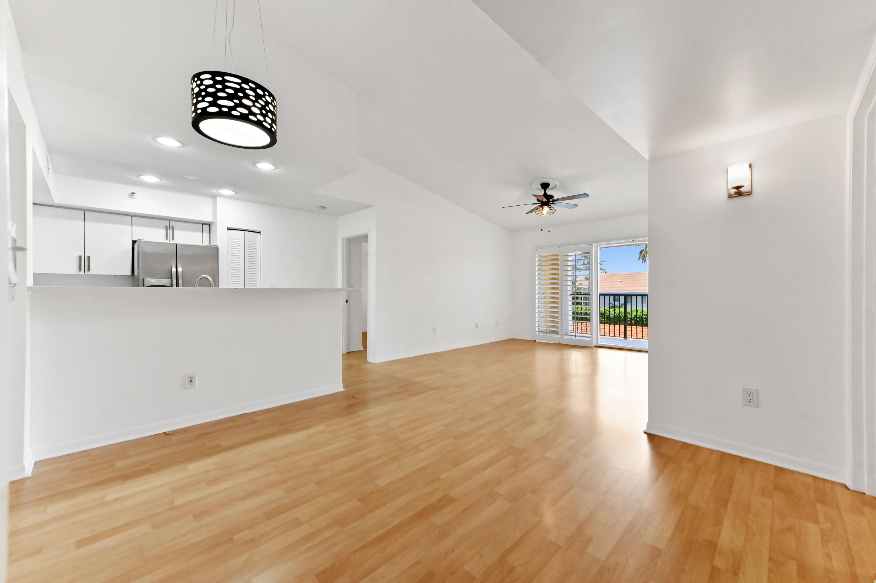 Foto de propiedad en 140 Yacht Club Way 307, Hypoluxo, FL 33462 Hypoluxo con MLS# 