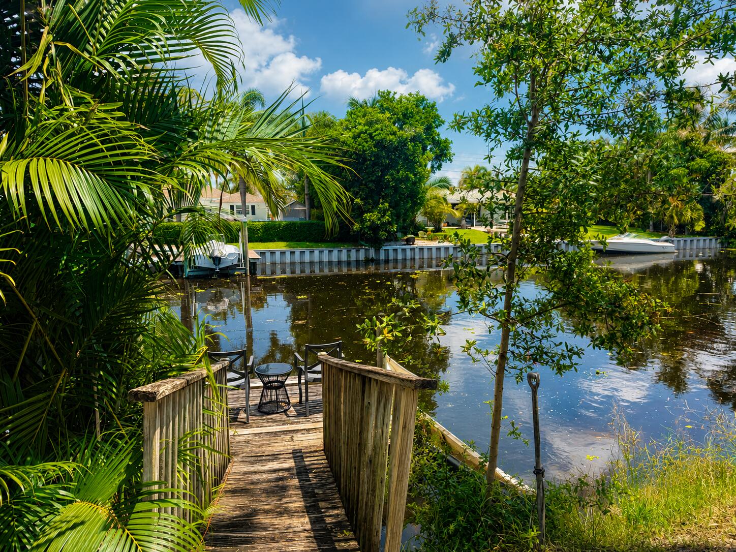 Foto de propiedad en 2452 Waterside Drive, Lake Worth Beach, FL 33461 Lake Worth Beach con MLS# 