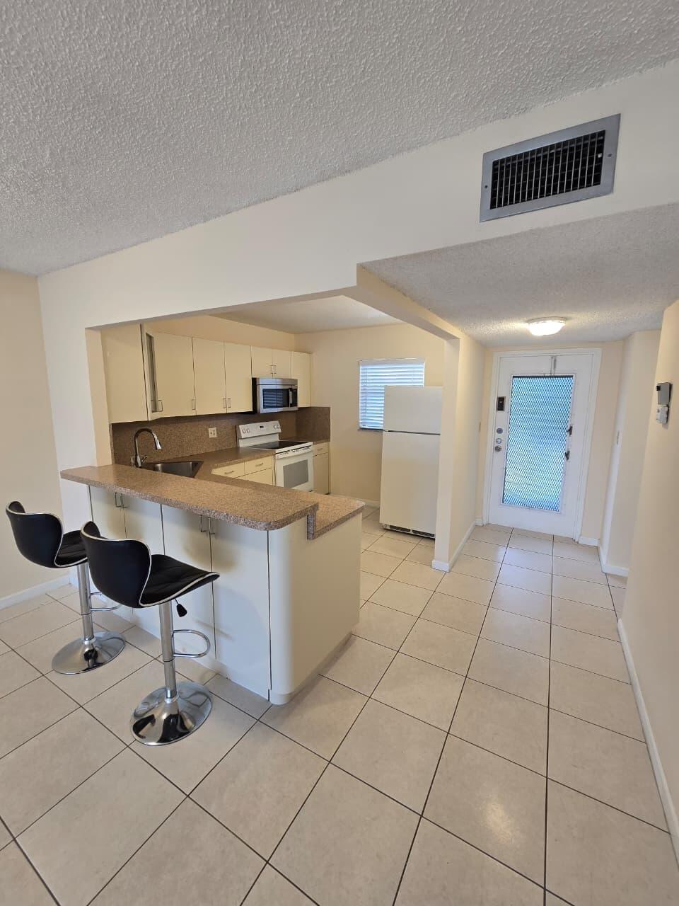 En Renta 8321 SANDS POINT Boulevard D306, Tamarac, FL 33321, Tamarac, FL 33321