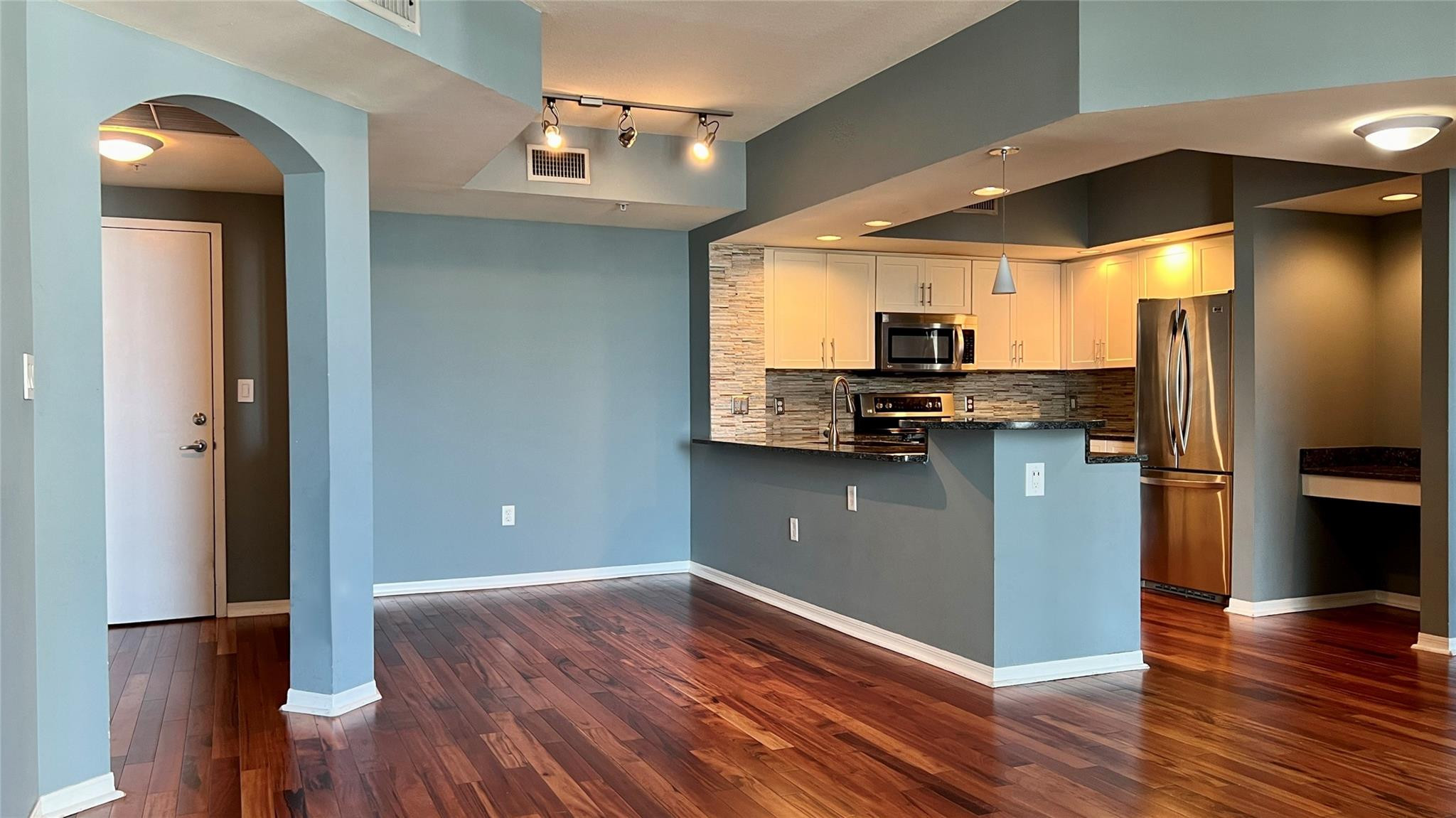 Foto de propiedad en 100 N Federal Highway 1136, Fort Lauderdale, FL 33301 Fort Lauderdale con MLS# 