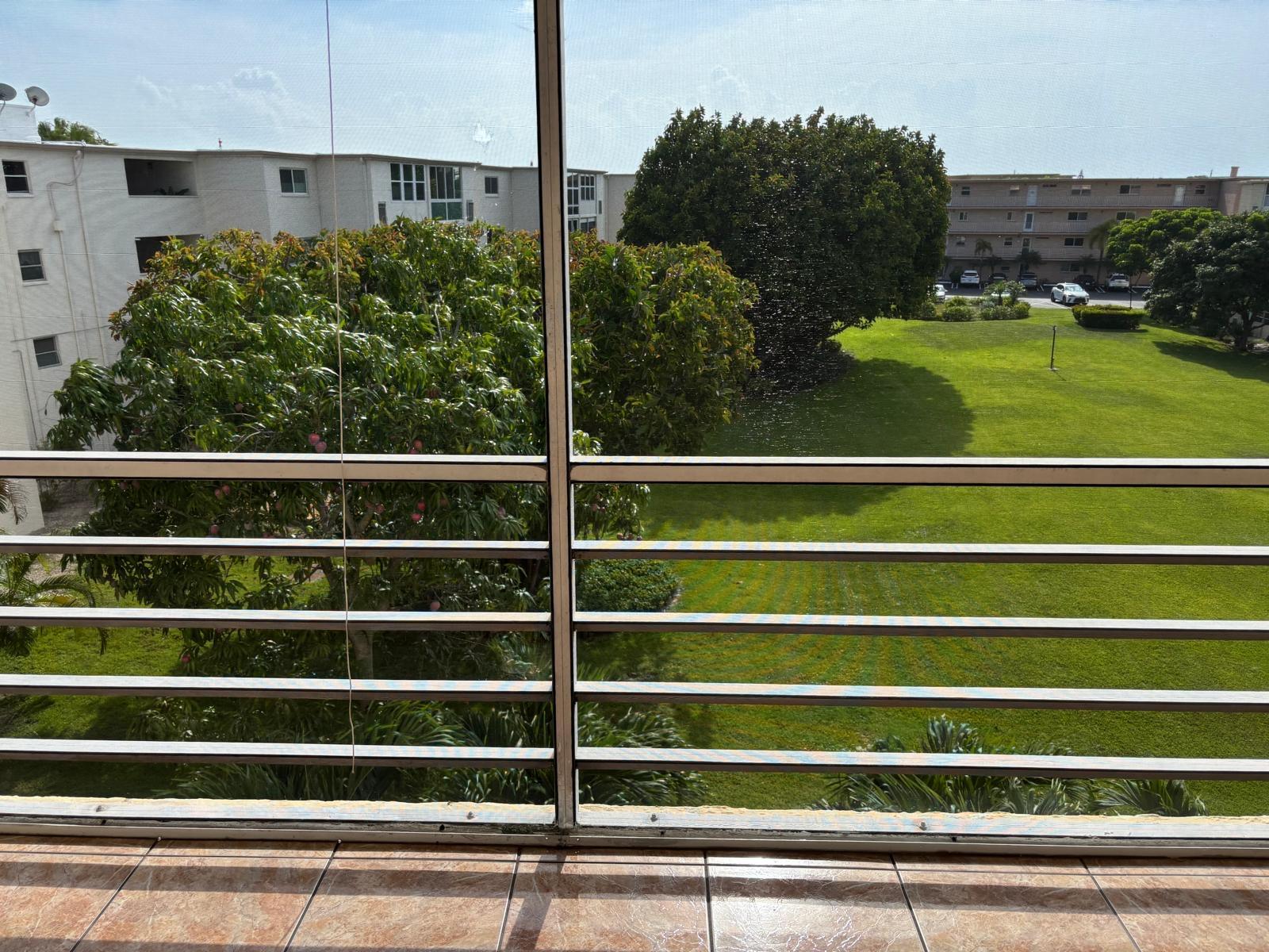 Foto de propiedad en 2615 NE 3RD Court 402, Boynton Beach, FL 33435 Boynton Beach con MLS# 