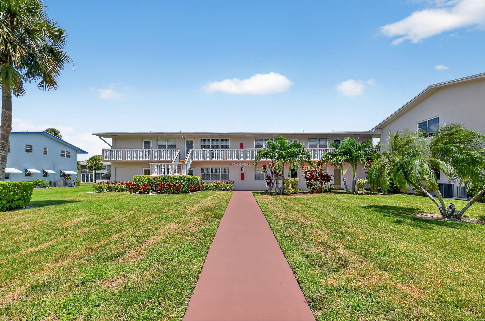 Foto de propiedad en 162 EASTHAMPTON G, West Palm Beach, FL 33417 West Palm Beach con MLS# 