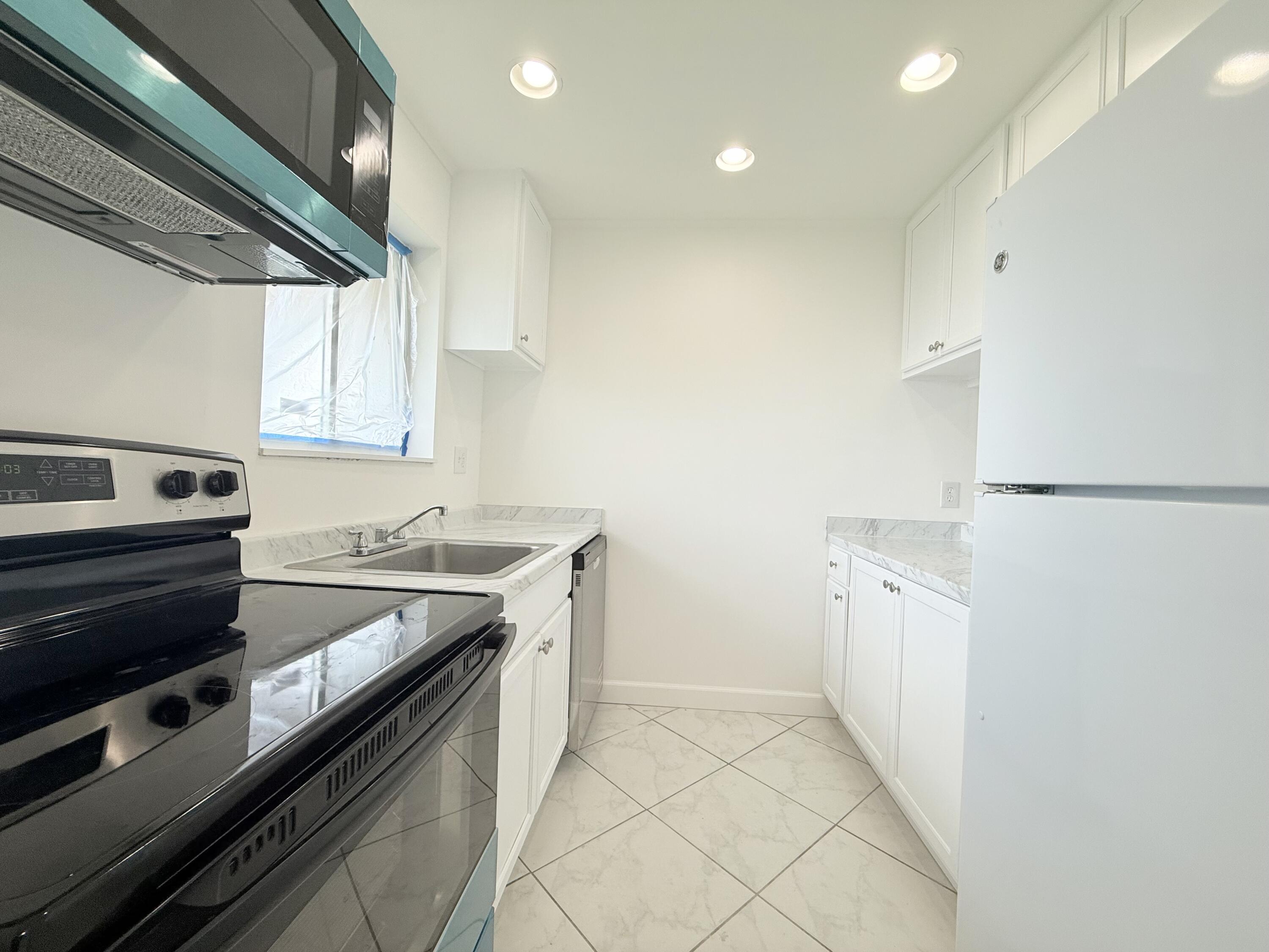 Vendido 6106 FOREST HILL Boulevard 204, West Palm Beach, FL 33415, West Palm Beach, FL 33415