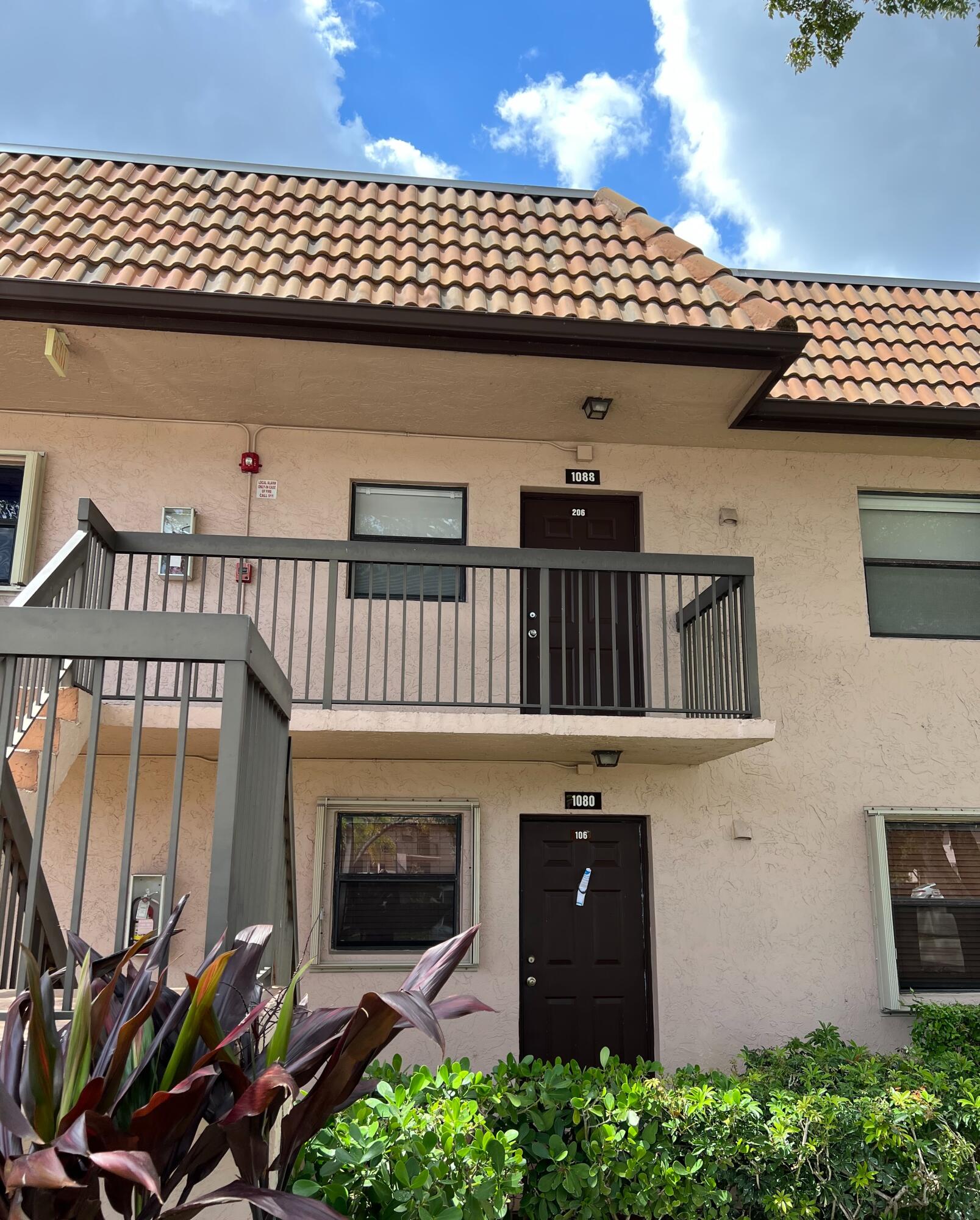 Foto de propiedad en 1088 NW 106TH Terrace 206, Pembroke Pines, FL 33026 Pembroke Pines con MLS# 