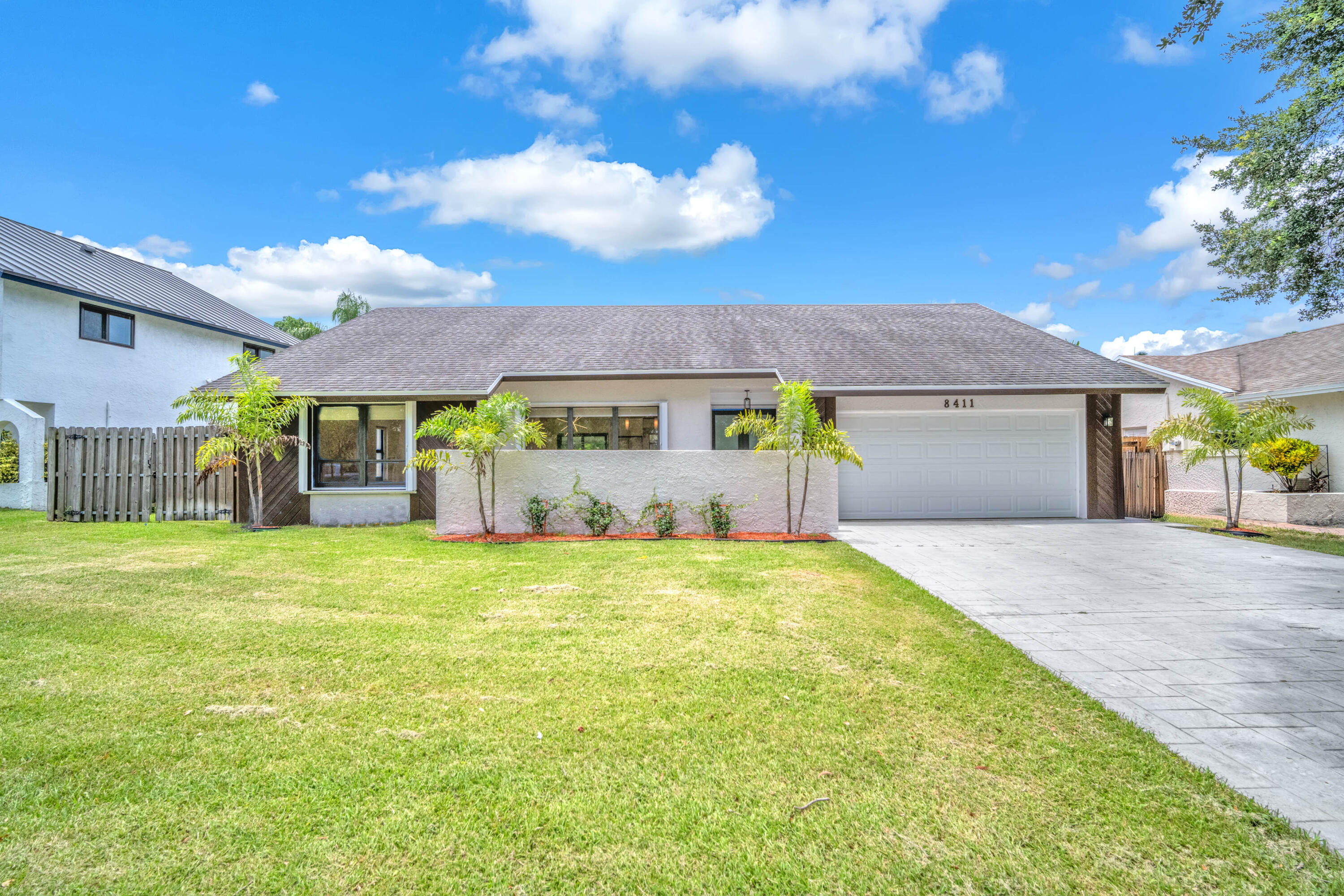 Foto de propiedad en 8411 SW 57TH Street, Davie, FL 33328 Davie con MLS# 