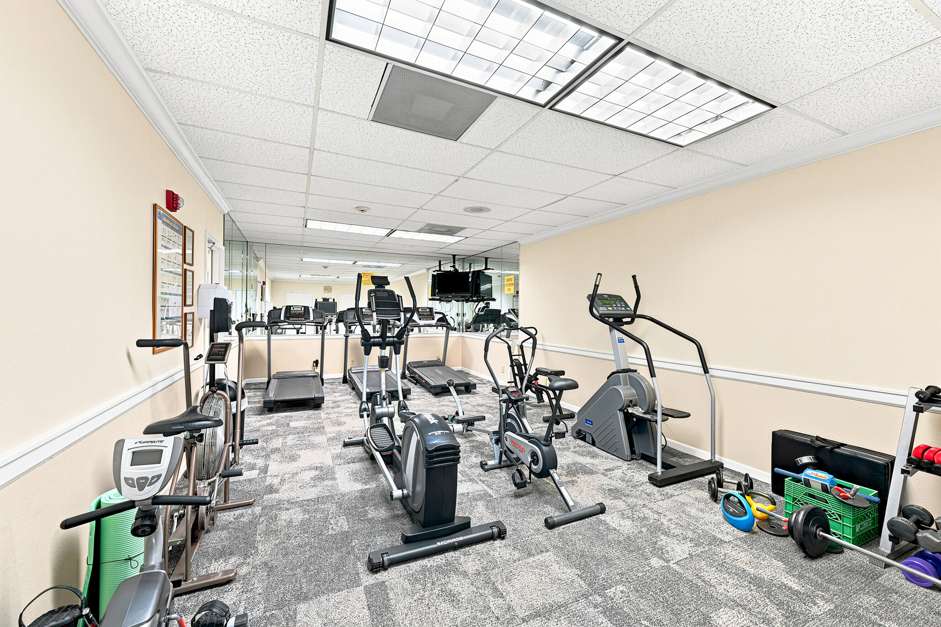 Foto de propiedad en 10777 W Sample Road 407, Coral Springs, FL 33065 Coral Springs con MLS# 