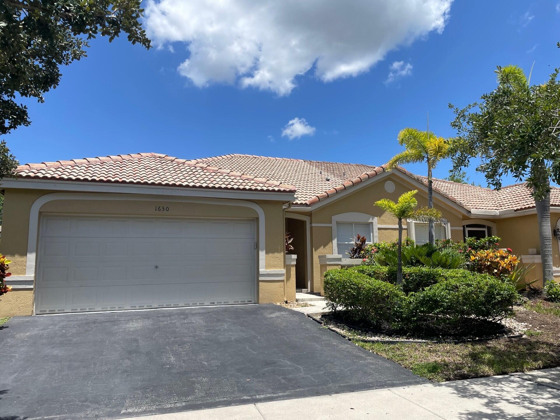 Foto de propiedad en 1630 ZENITH Way 1630, Weston, FL 33327 Weston con MLS# 