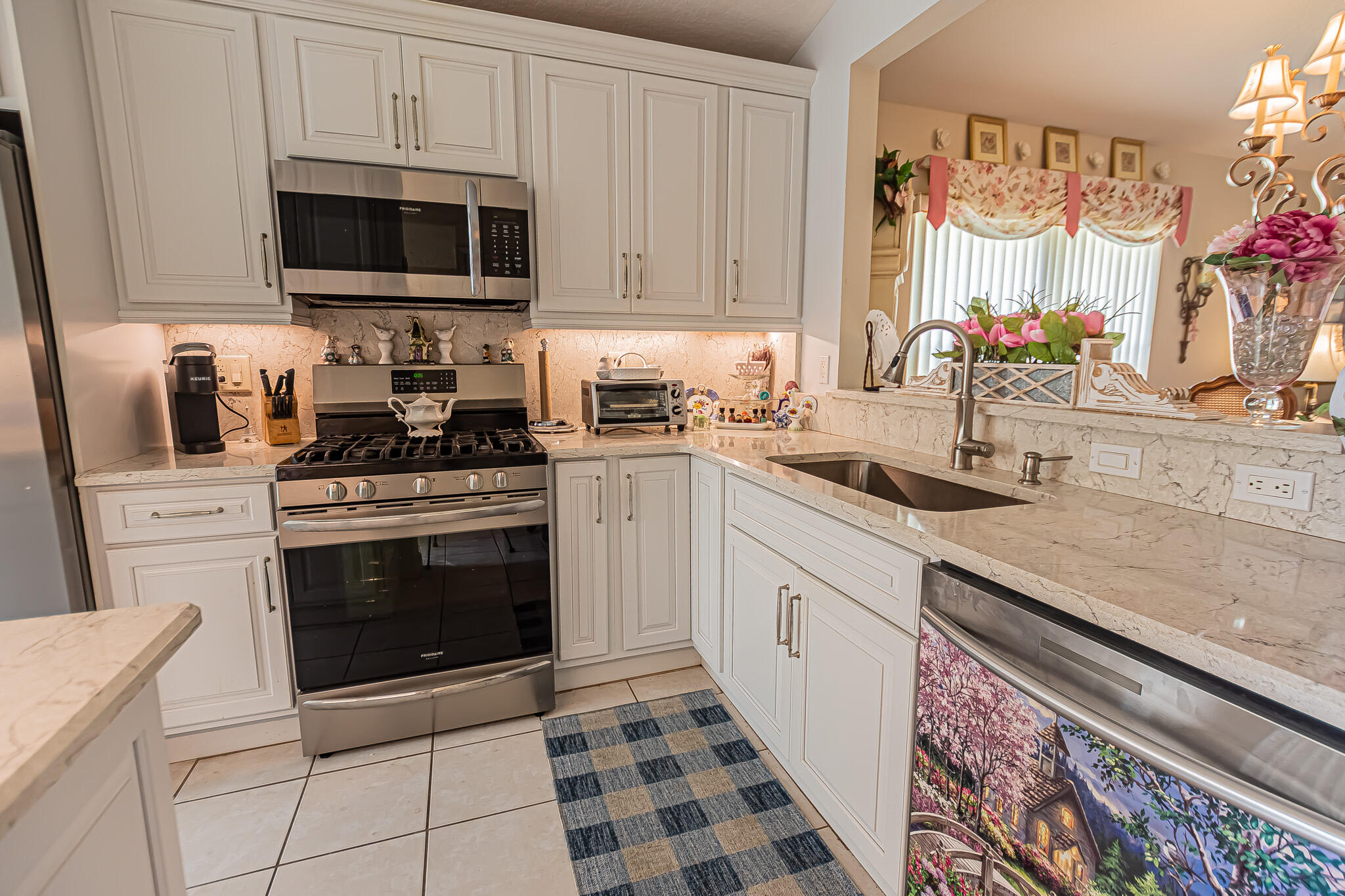 Foto de propiedad en 627 NW Whitfield Way, Port St. Lucie, FL 34986 Port St. Lucie con MLS# 