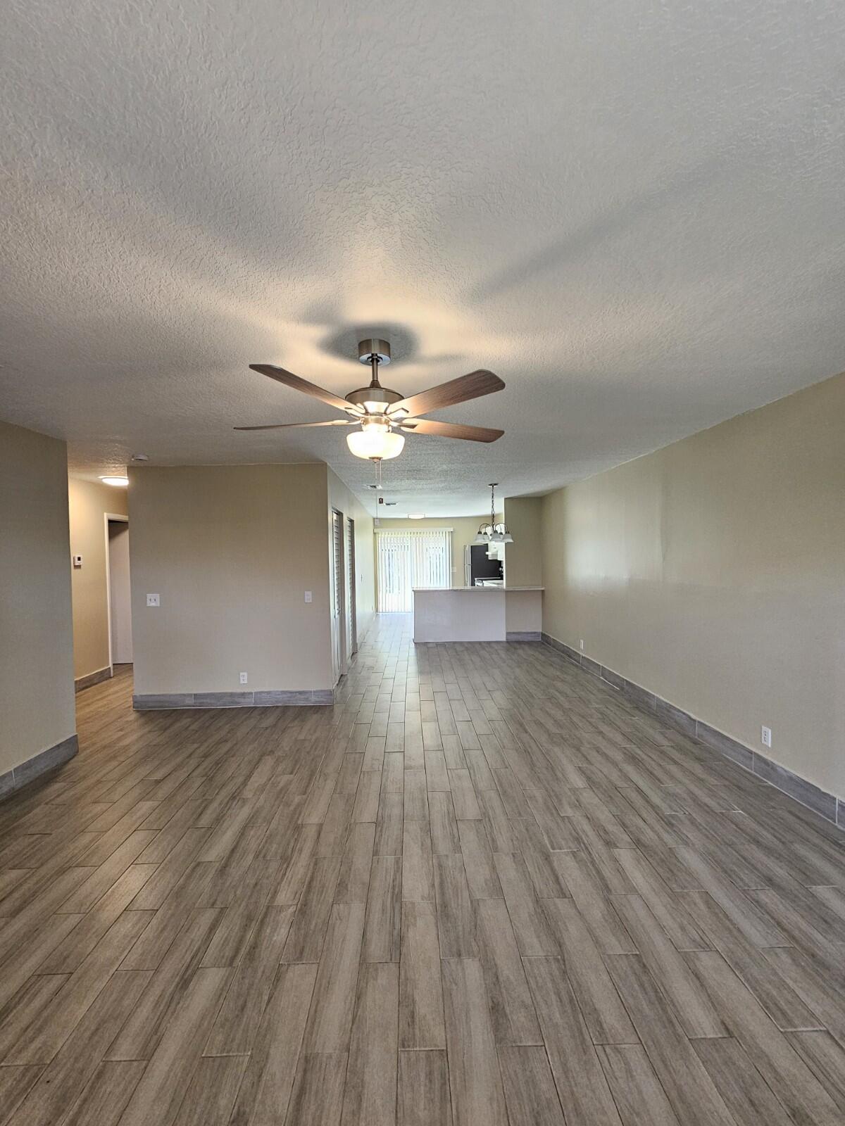Foto de propiedad en 4859 Orleans Court C, West Palm Beach, FL 33415 West Palm Beach con MLS# 