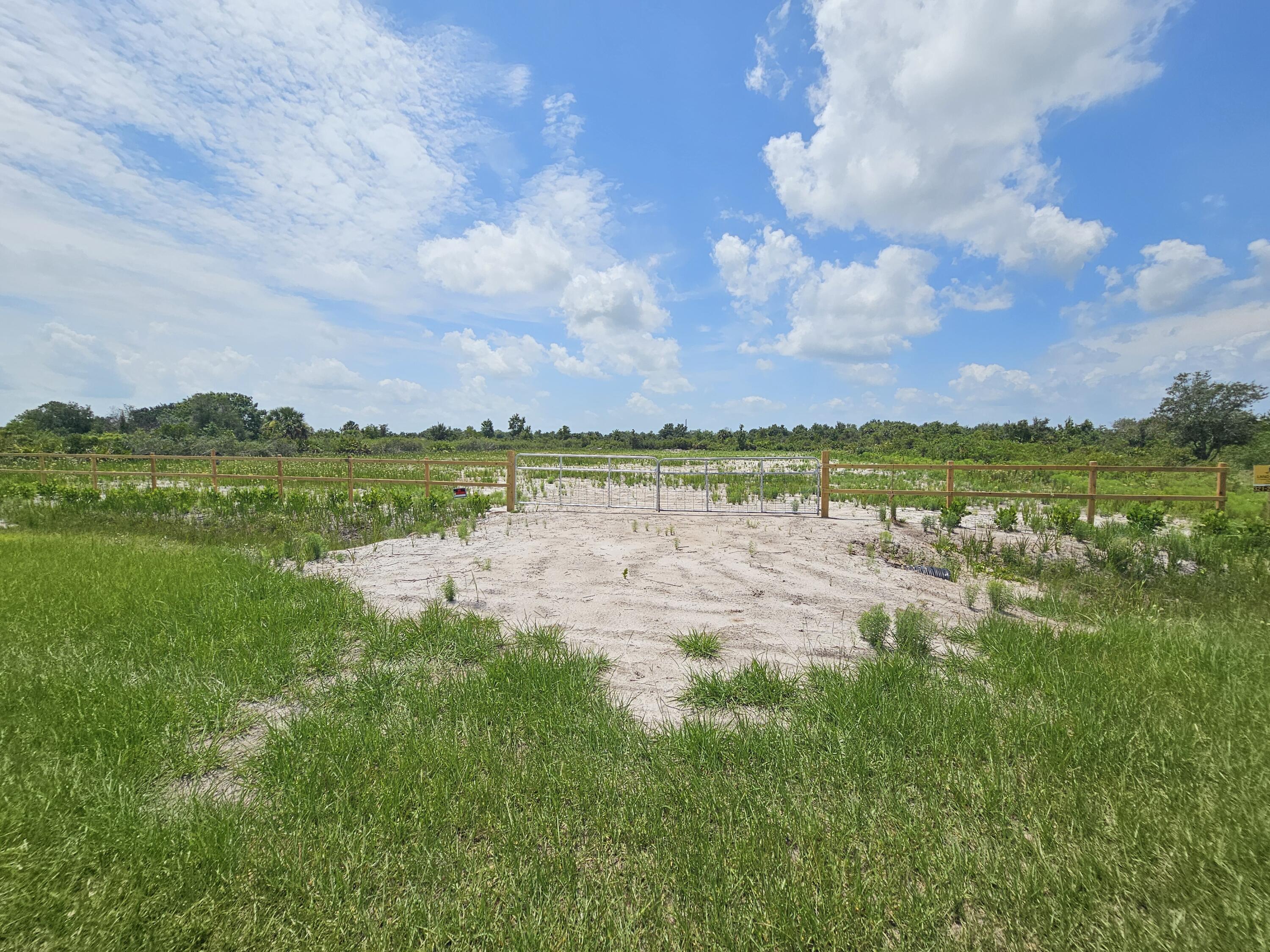 Foto de propiedad en 15780 NW 258TH Street, Okeechobee, FL 34972 Okeechobee con MLS# 