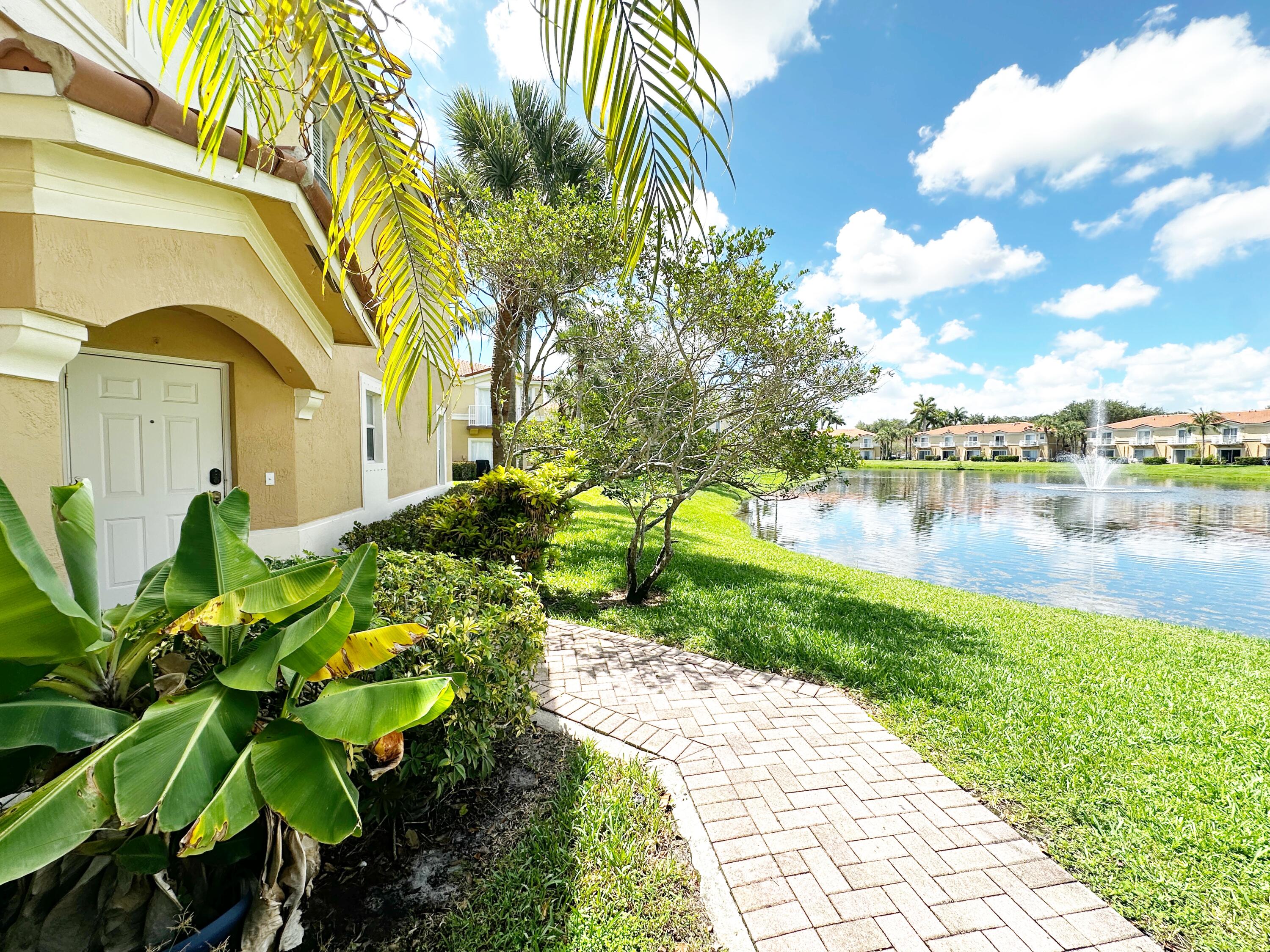 Foto de propiedad en 3035 SW 129TH Way 143, Miramar, FL 33027 Miramar con MLS# 