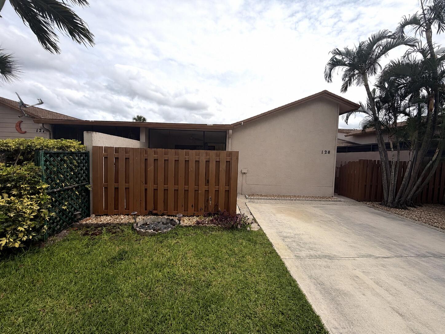 Vendido 2400 SW 19th Avenue 128, Boynton Beach, FL 33426, Boynton Beach, FL 33426