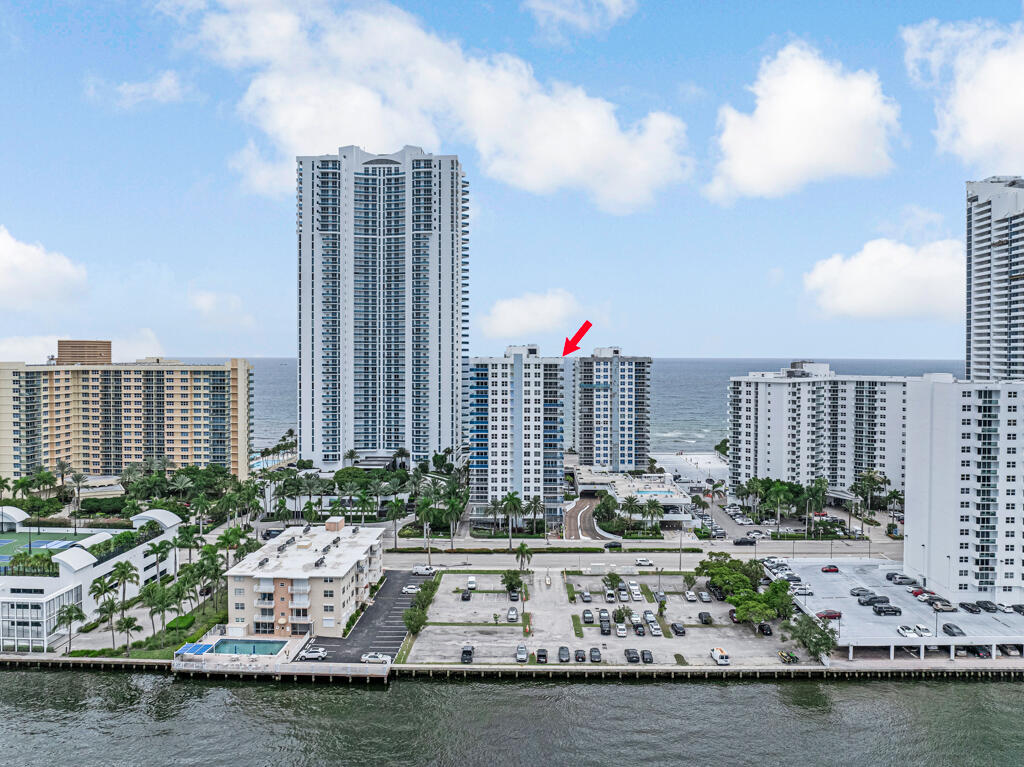 Foto de propiedad en 2751 S Ocean Drive 1008, Hollywood, FL 33019 Hollywood con MLS# 