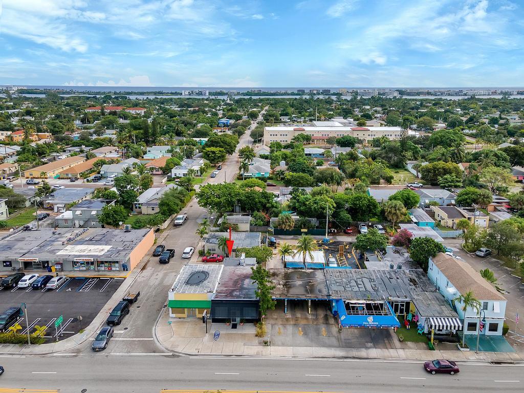 Foto de propiedad en 813 9th Avenue N B, Lake Worth Beach, FL 33460 Lake Worth Beach con MLS# 