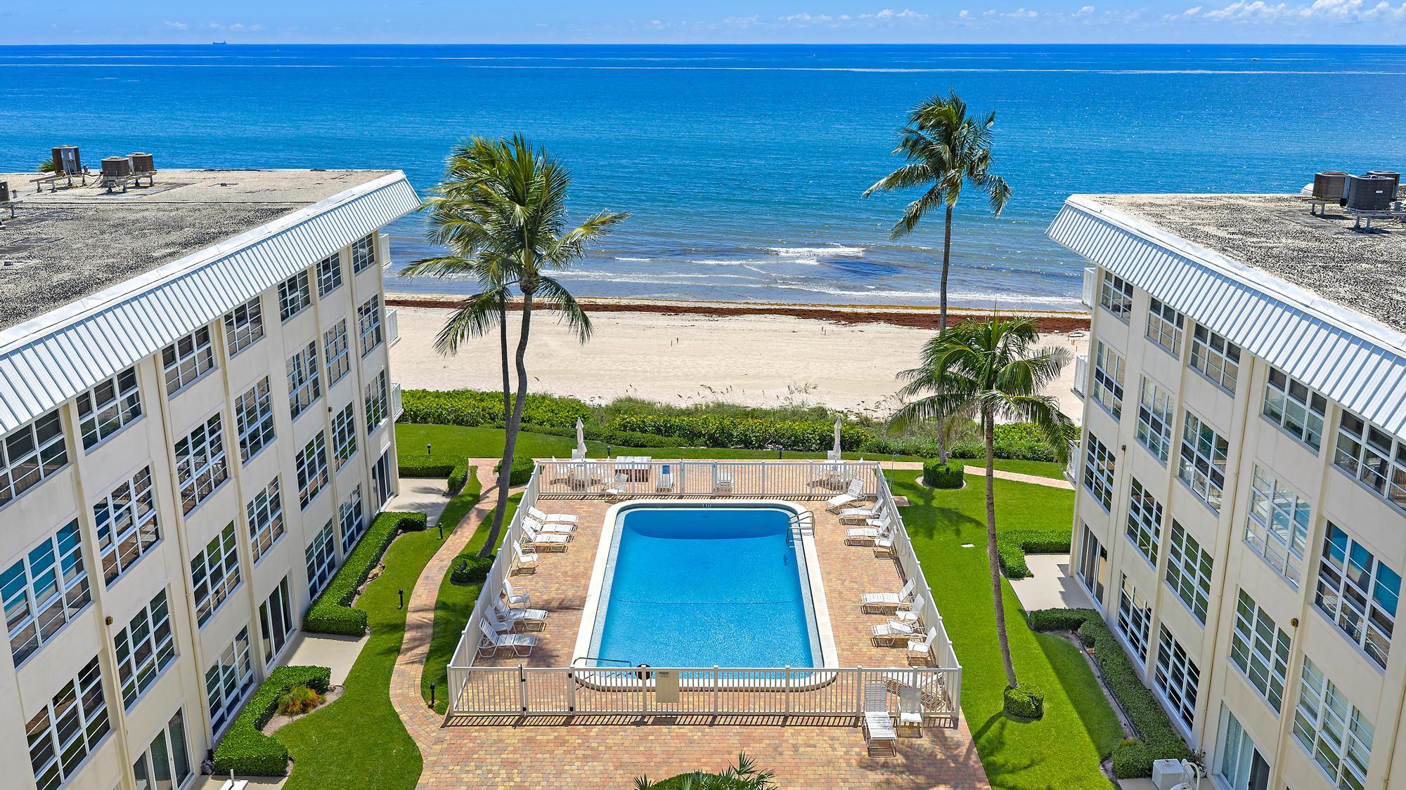 Foto de propiedad en 3851 N OCEAN Boulevard 202, Gulf Stream, FL 33483 Gulf Stream con MLS# 