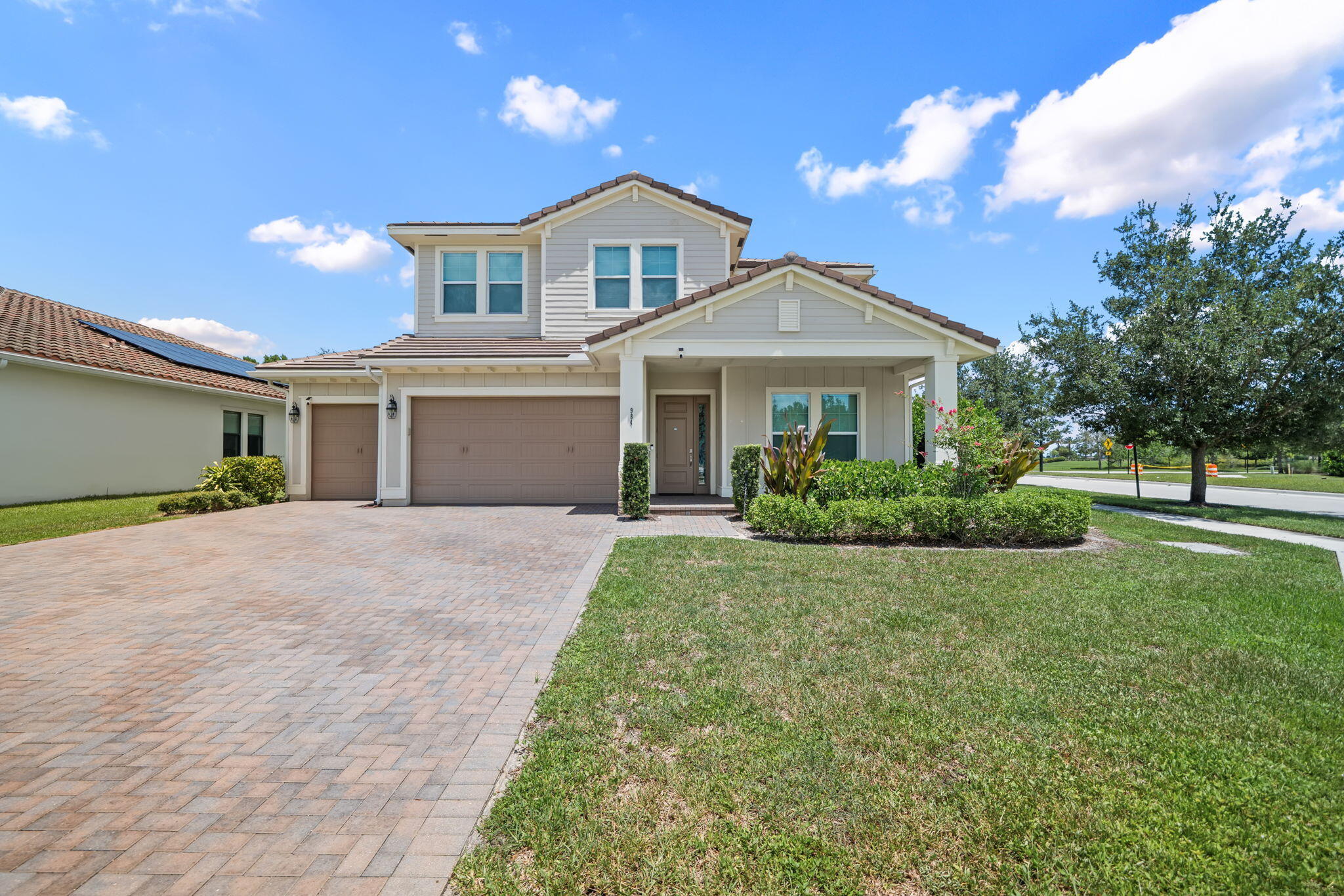 Foto de propiedad en 984 Sterling Pine Place, Loxahatchee, FL 33470 Loxahatchee con MLS# 