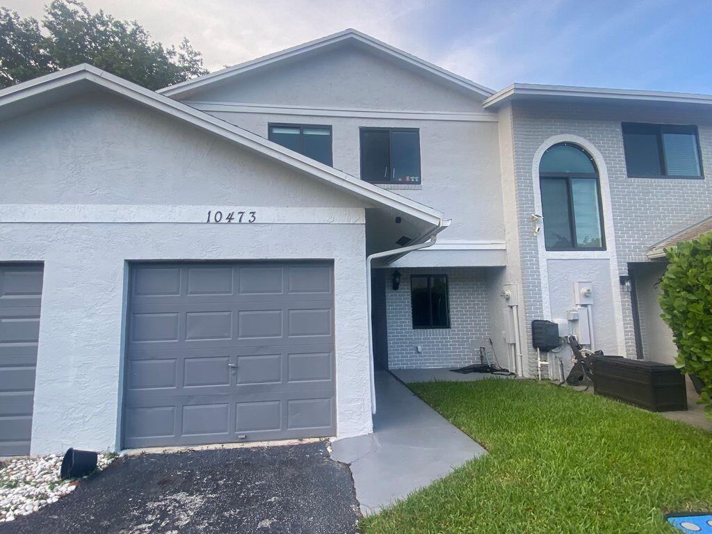 Foto de propiedad en 10473 NW 3RD Street, Pembroke Pines, FL 33026 Pembroke Pines con MLS# 