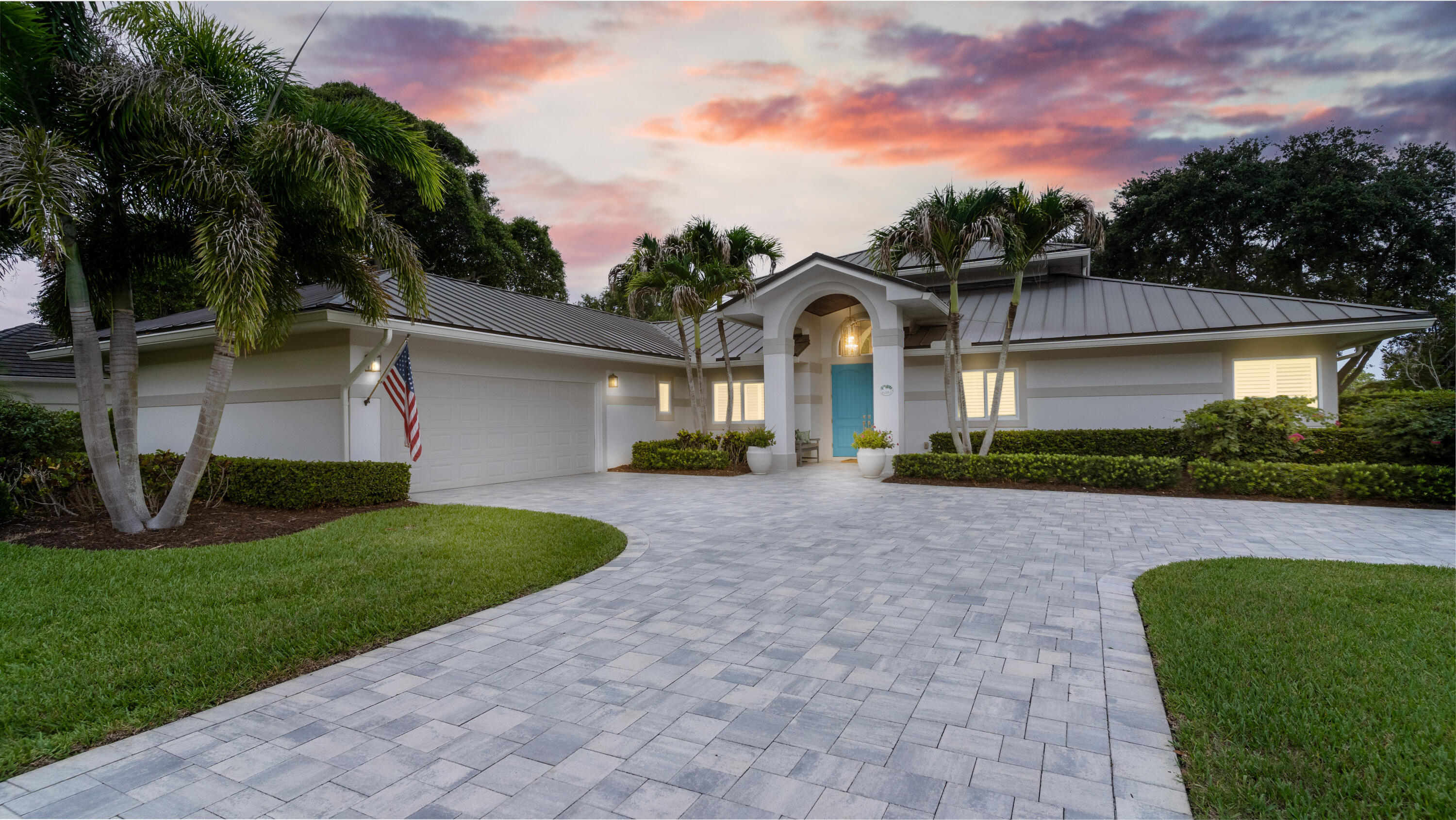Foto de propiedad en 6385 SE BALTUSROL Terrace, Stuart, FL 34997 Stuart con MLS# 