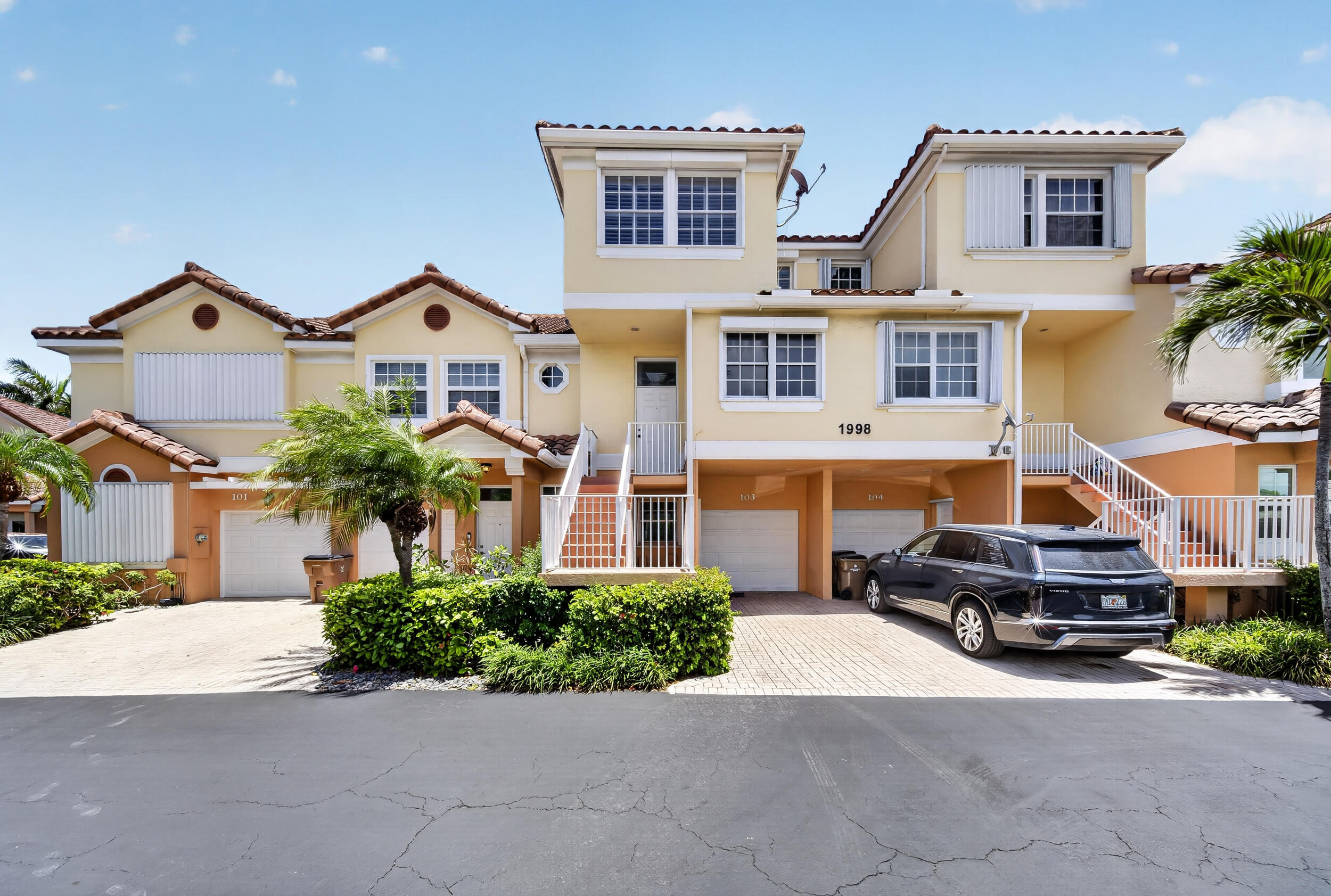 Foto de propiedad en 1998 NE 7TH Street 103, Deerfield Beach, FL 33441 Deerfield Beach con MLS# 