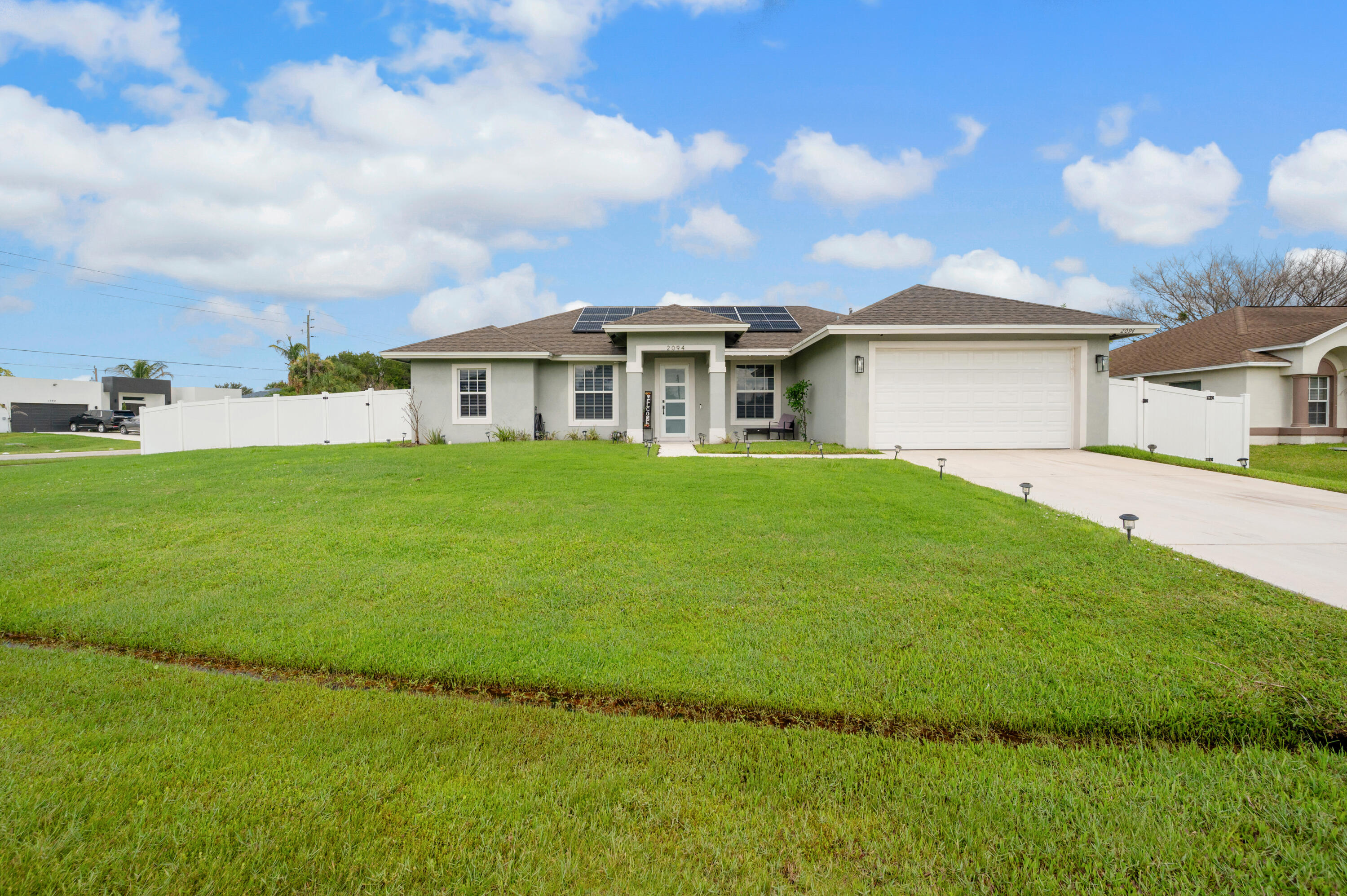 En Venta 2094 SW CAPEADOR Street, Port St. Lucie, FL 34953, Port St. Lucie, FL 34953