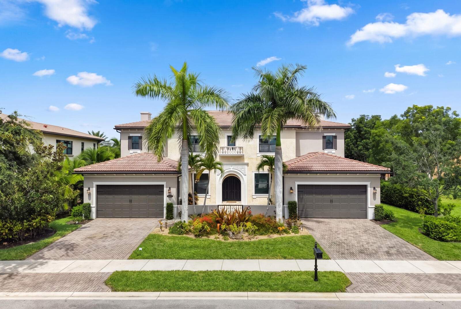 Foto de propiedad en 9065 WATERCREST Circle E, Parkland, FL 33076 Parkland con MLS# 