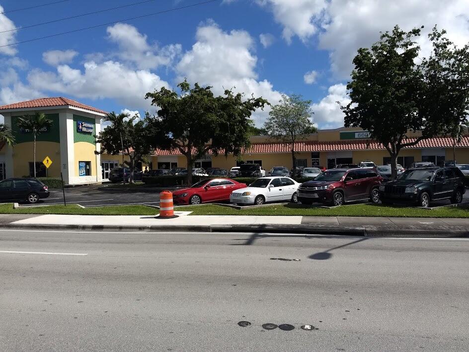 Foto de propiedad en 660 N State Rd 7, Plantation, FL 33317 Plantation con MLS# 