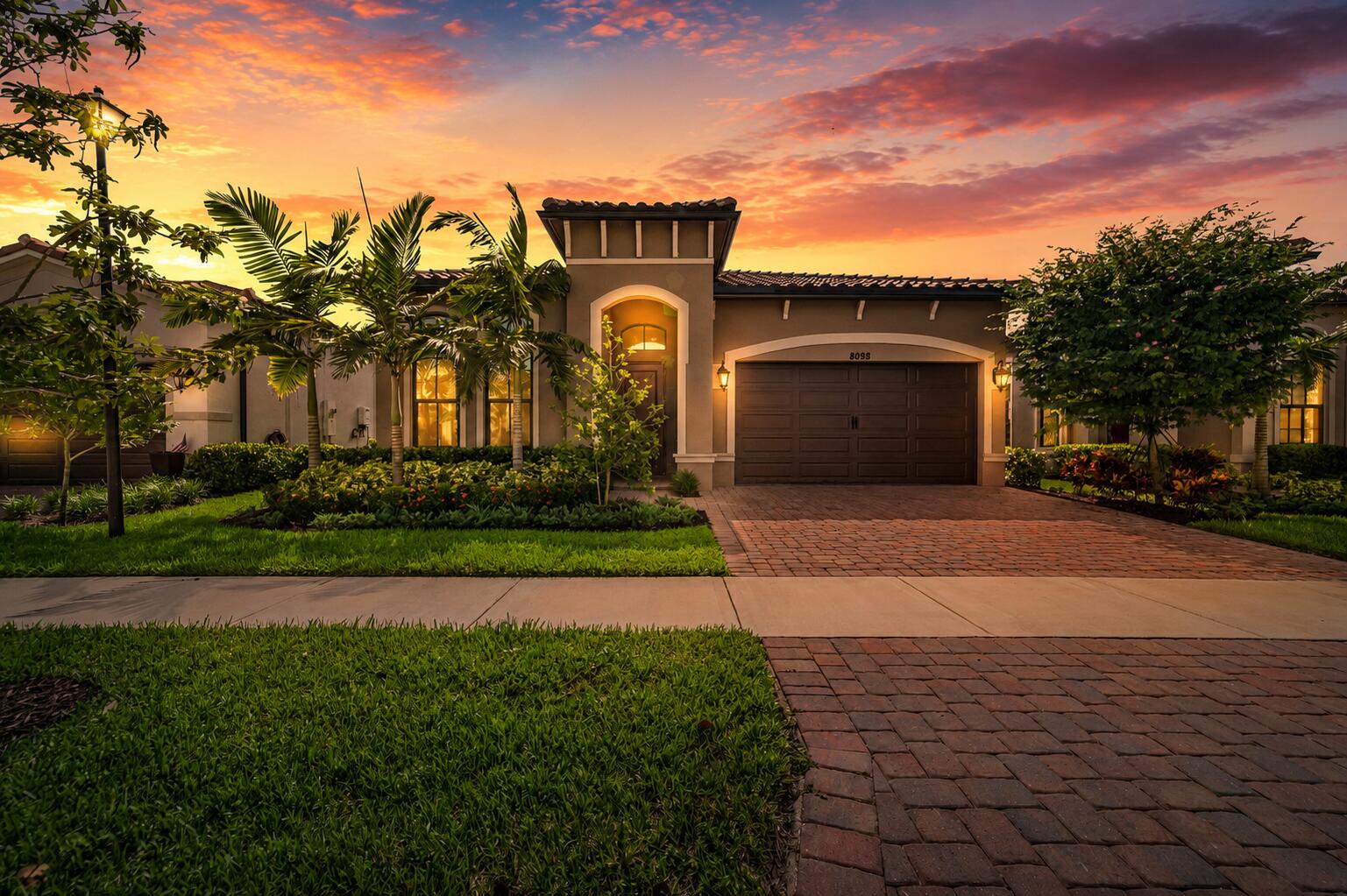 Foto de propiedad en 8098 LIBERTY Way, Parkland, FL 33067 Parkland con MLS# 