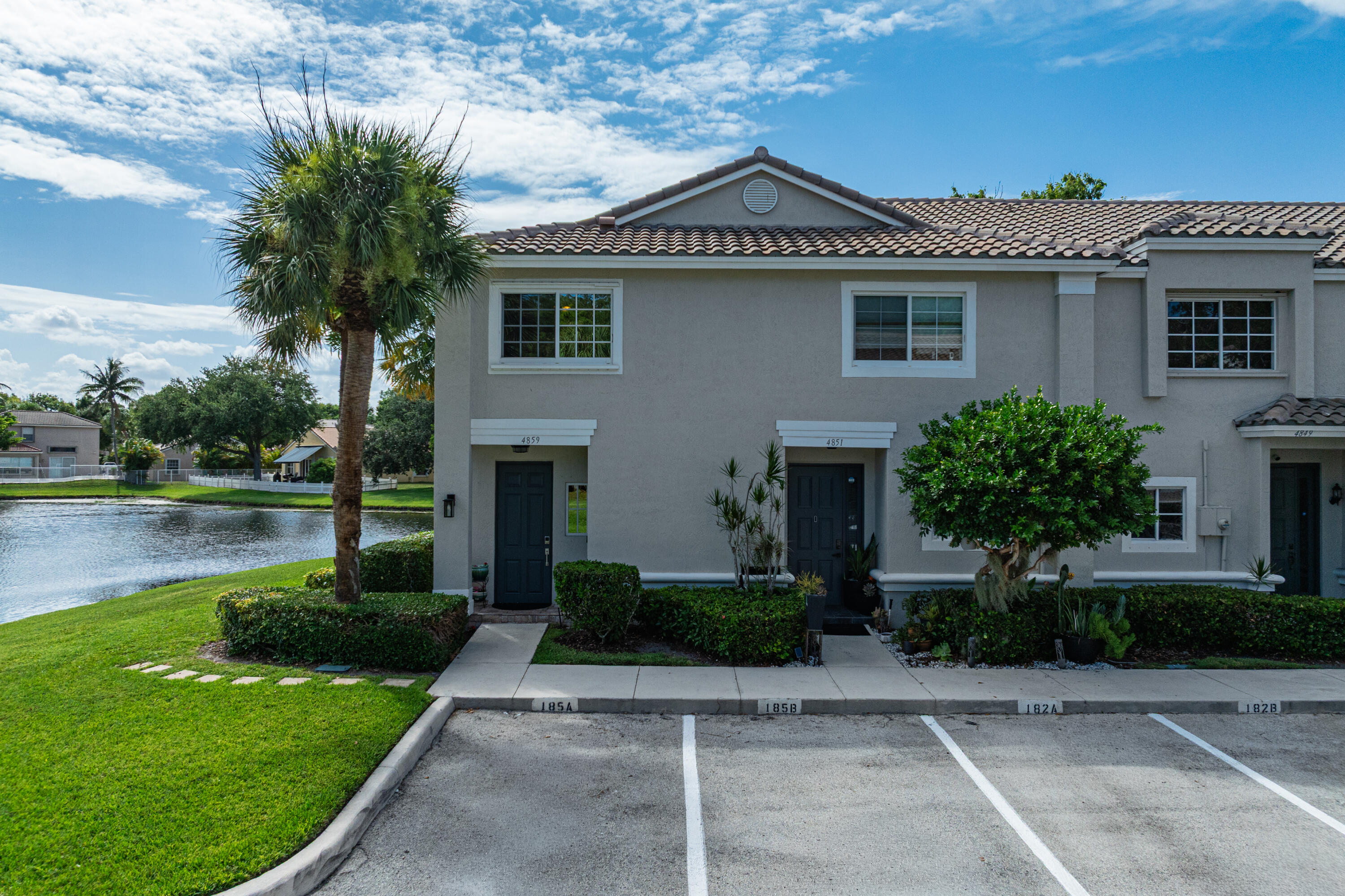 Foto de propiedad en 4859 NW 58TH Manor, Coconut Creek, FL 33073 Coconut Creek con MLS# 