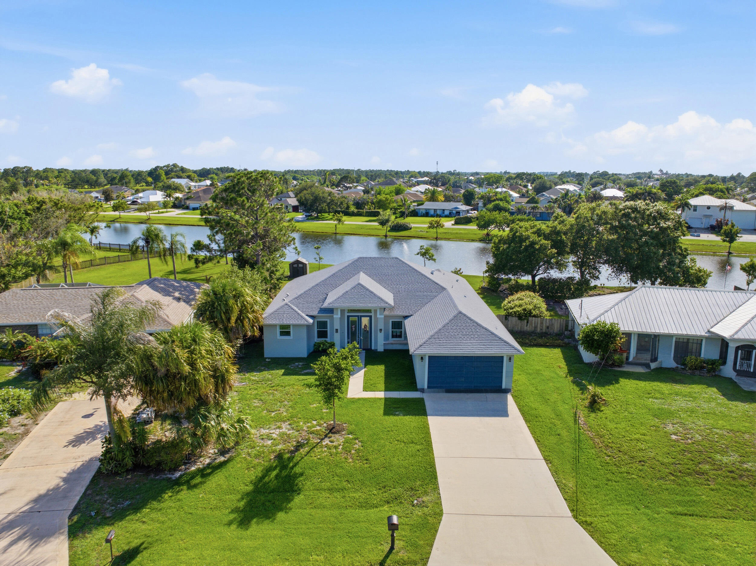 Foto de propiedad en 1174 SW Edinburgh Drive, Port St. Lucie, FL 34953 Port St. Lucie con MLS# 