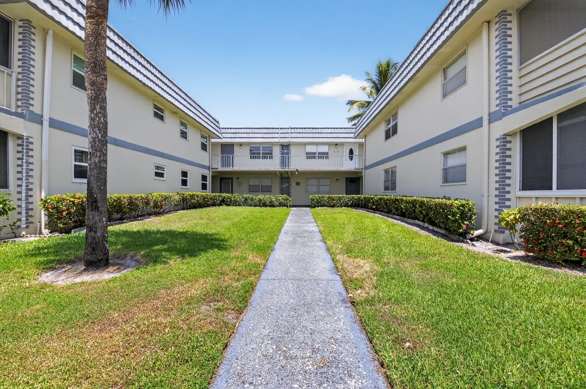 Foto de propiedad en 103 Brittany C, Delray Beach, FL 33446 Delray Beach con MLS# 